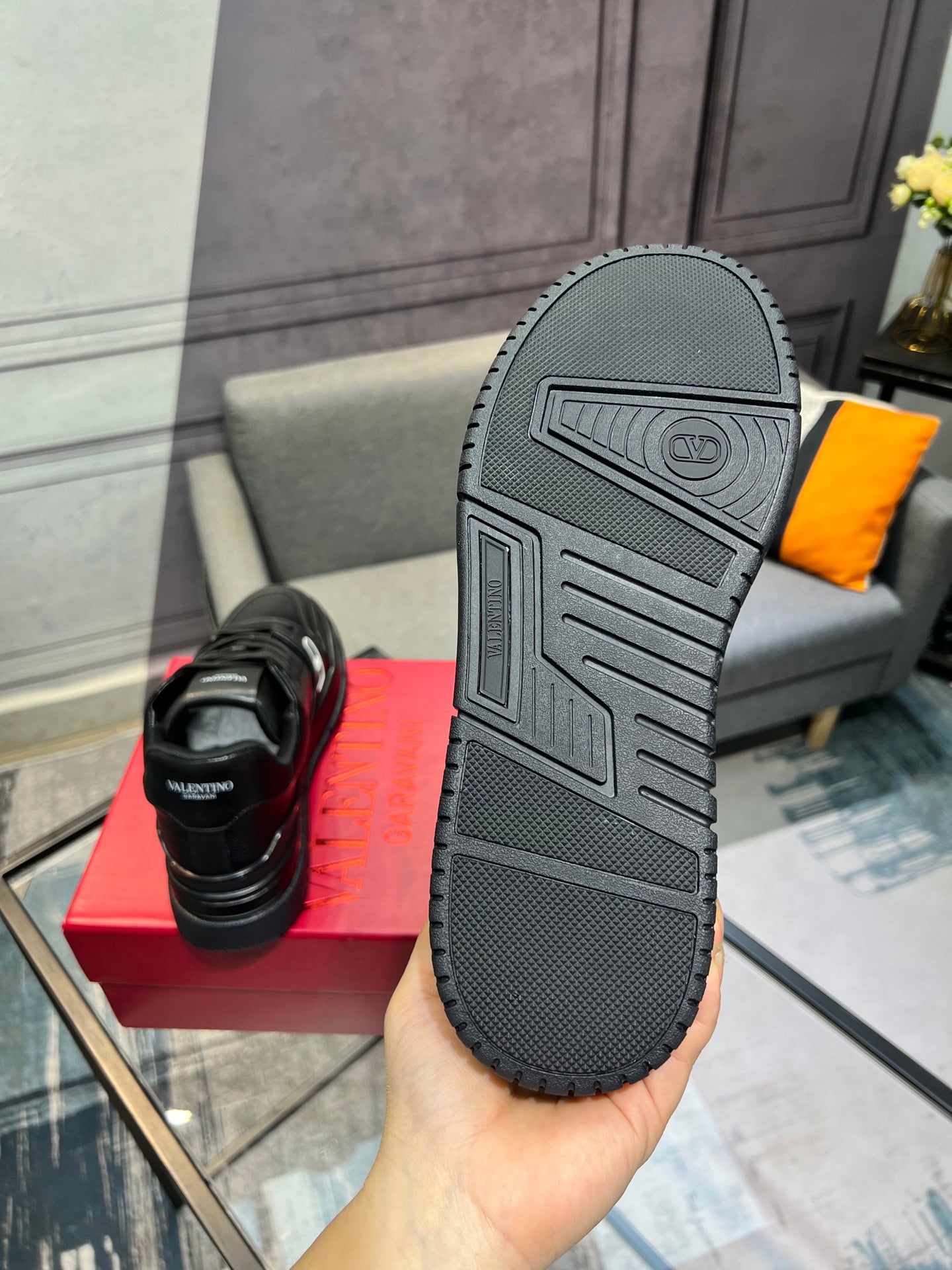 LuxluxHouse Best Quality Shoes Valentino