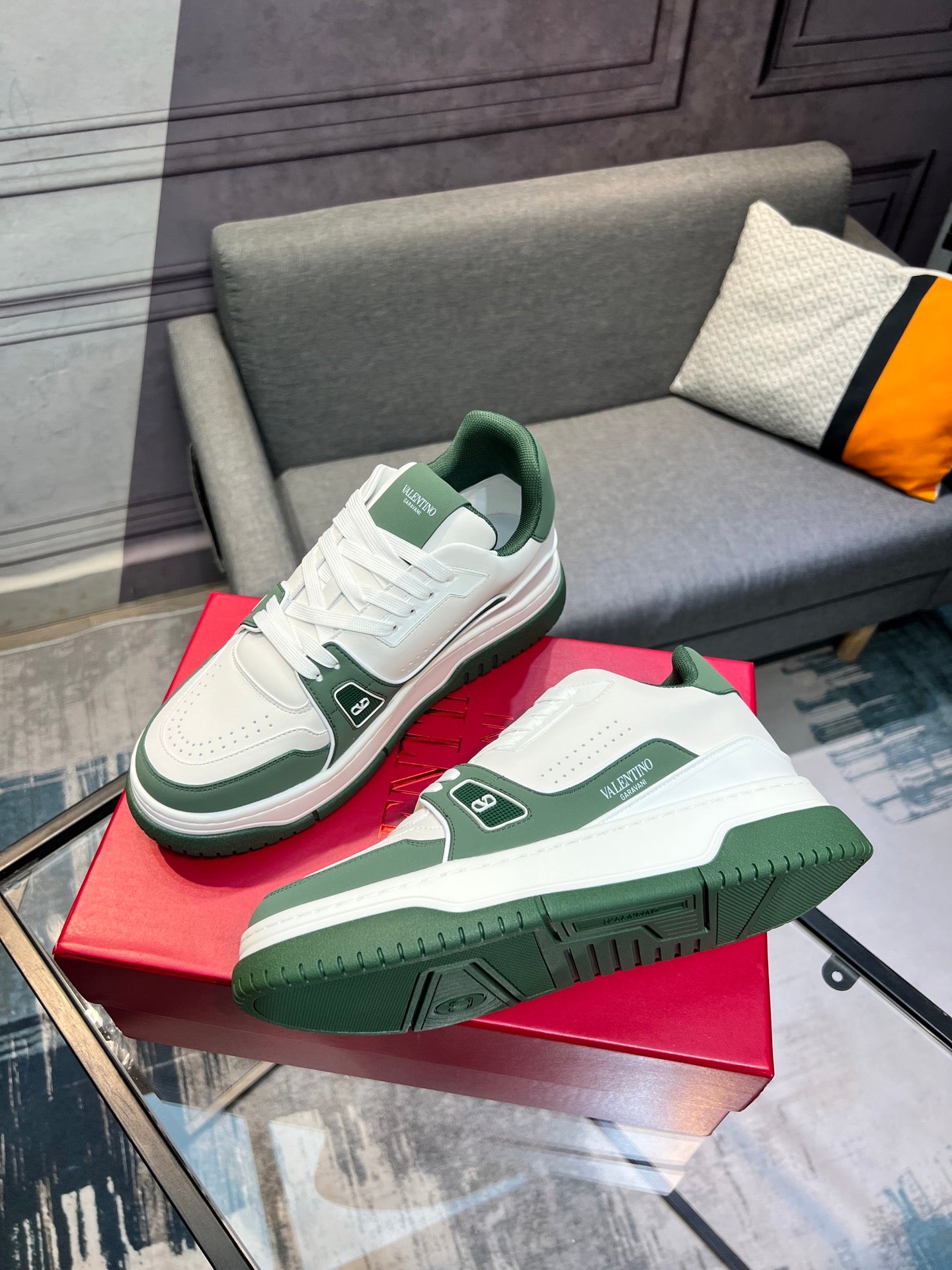 LuxluxHouse Best Quality Shoes Valentino