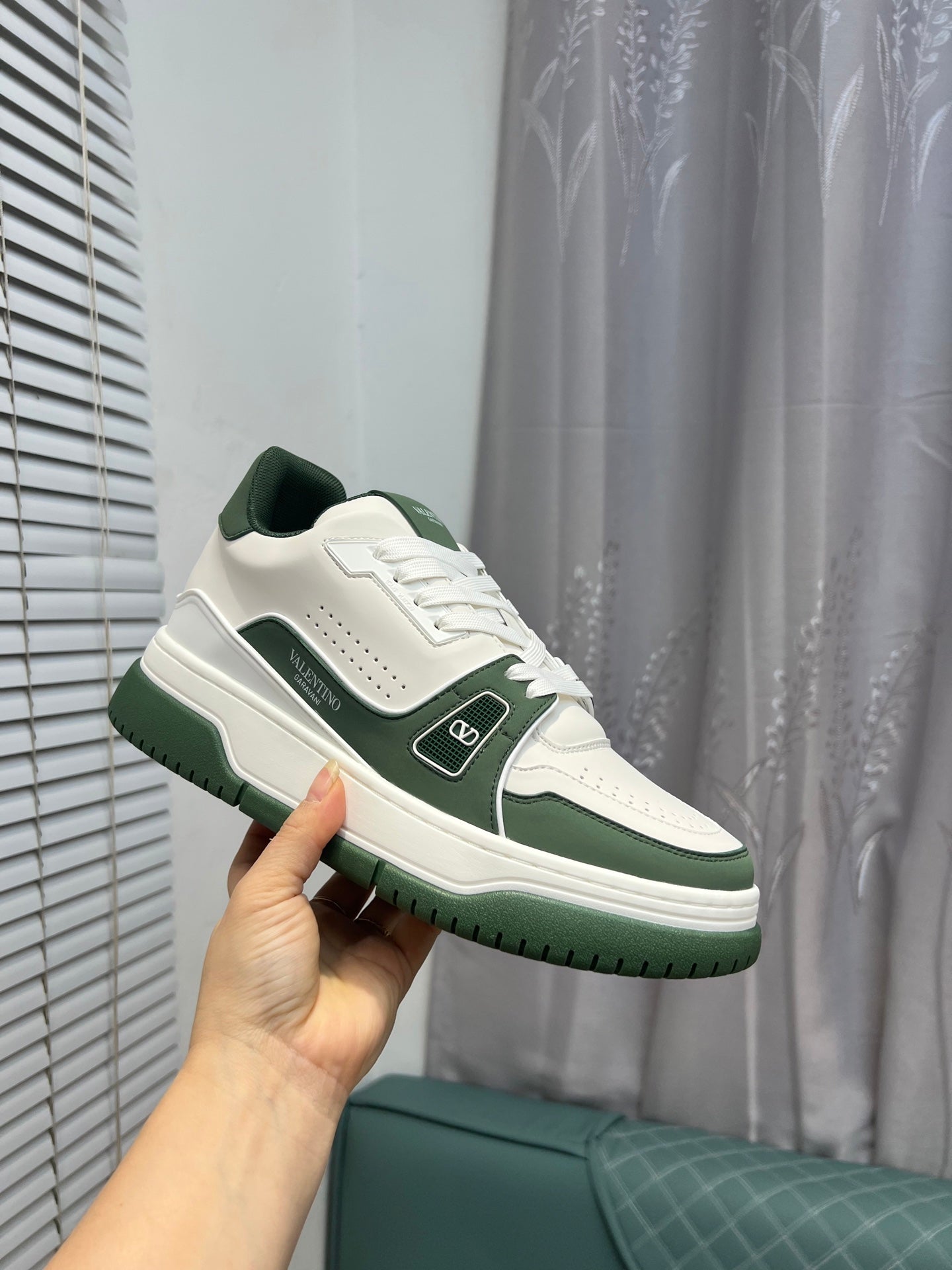 LuxluxHouse Best Quality Shoes Valentino