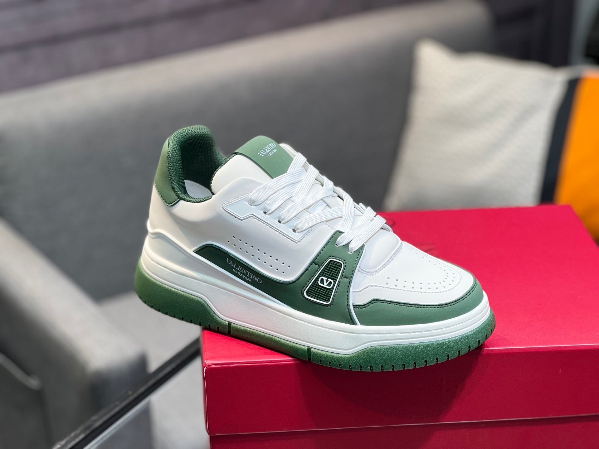 LuxluxHouse Best Quality Shoes Valentino