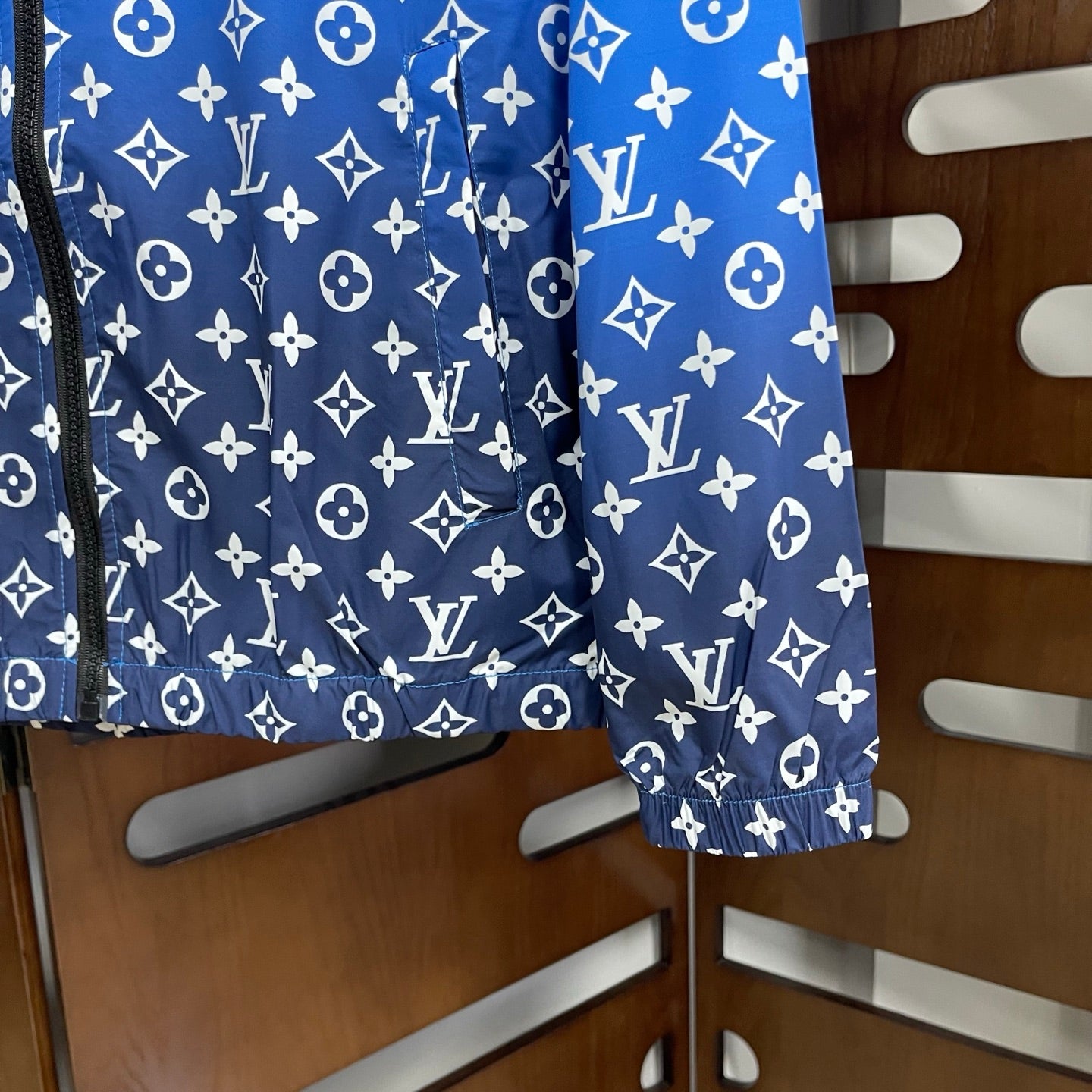 LuxluxHouse Best Quality Clothes Pants Coats & Jackets Louis Vuitton
