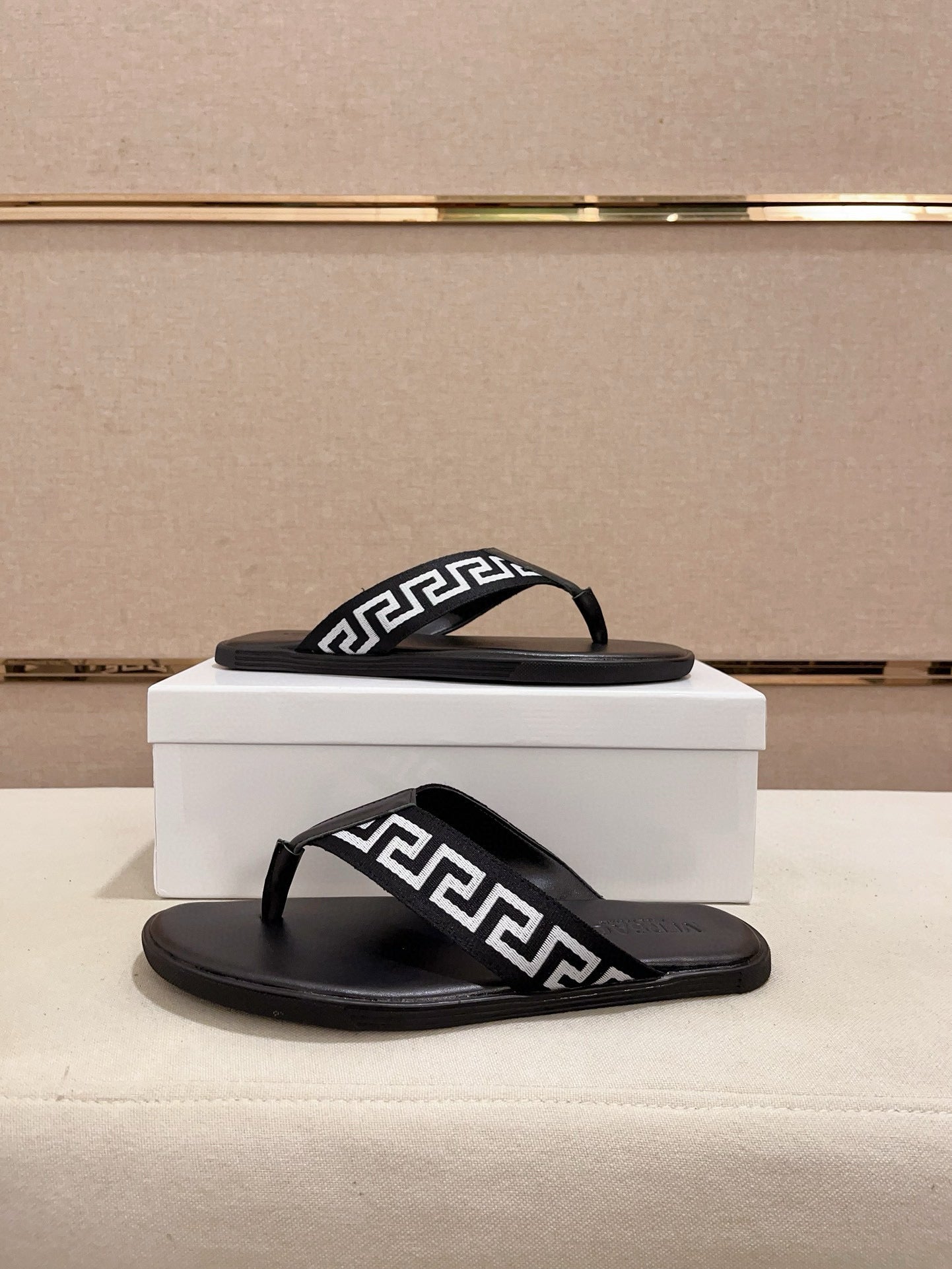 LuxluxHouse Best Quality Sandals Versace