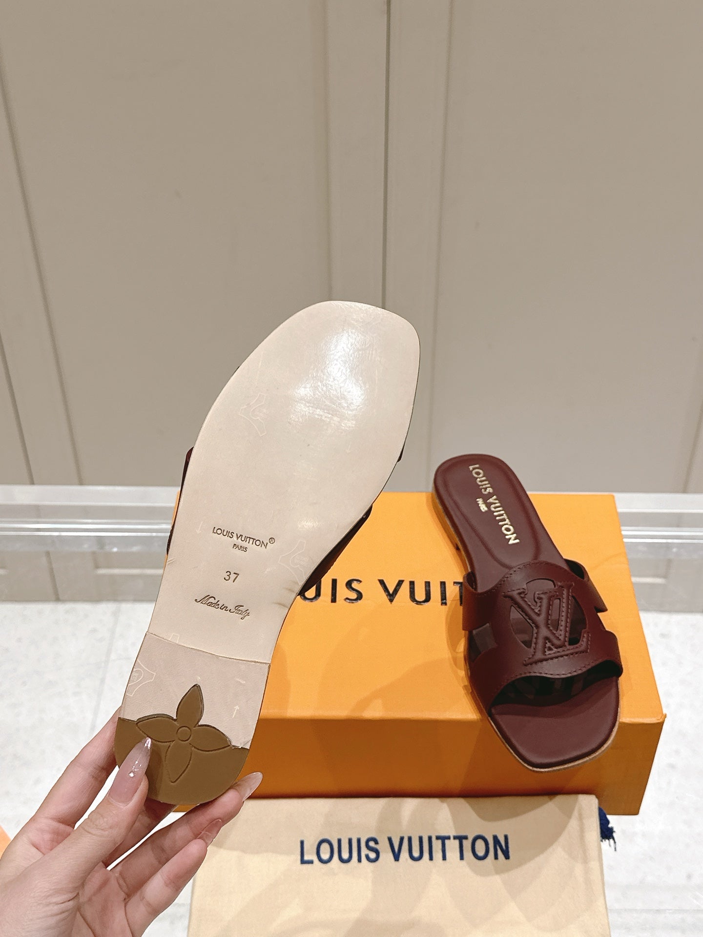 LuxluxHouse Best Quality Women Shoes Louis Vuitton
