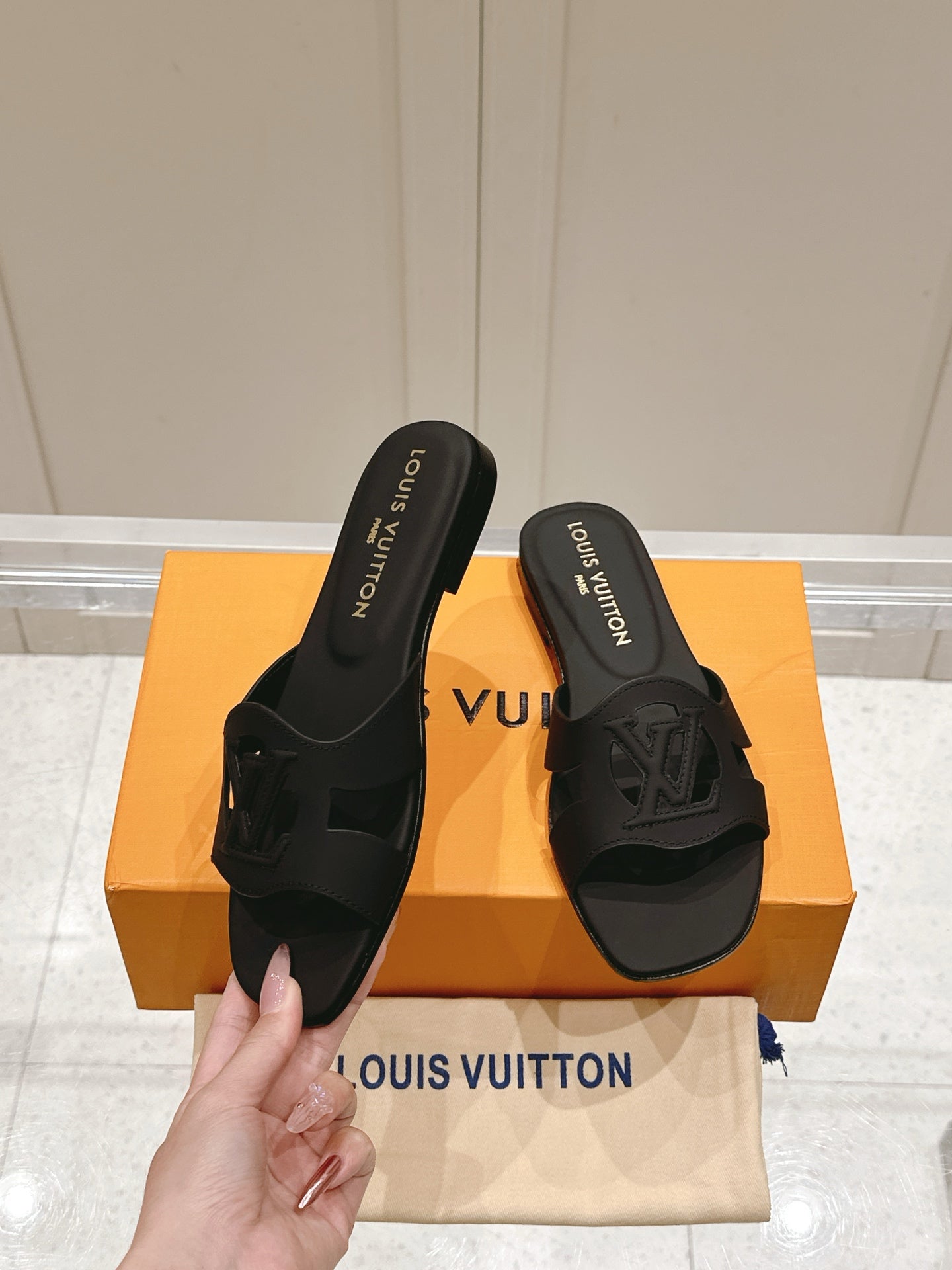 LuxluxHouse Best Quality Women Shoes Louis Vuitton