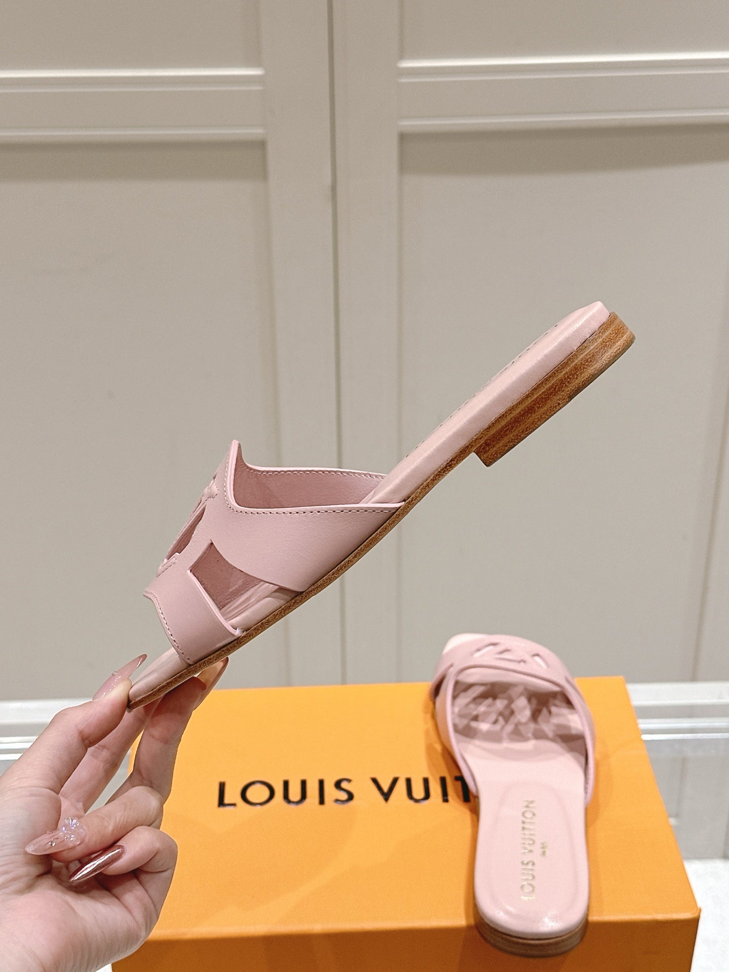 LuxluxHouse Best Quality Women Shoes Louis Vuitton