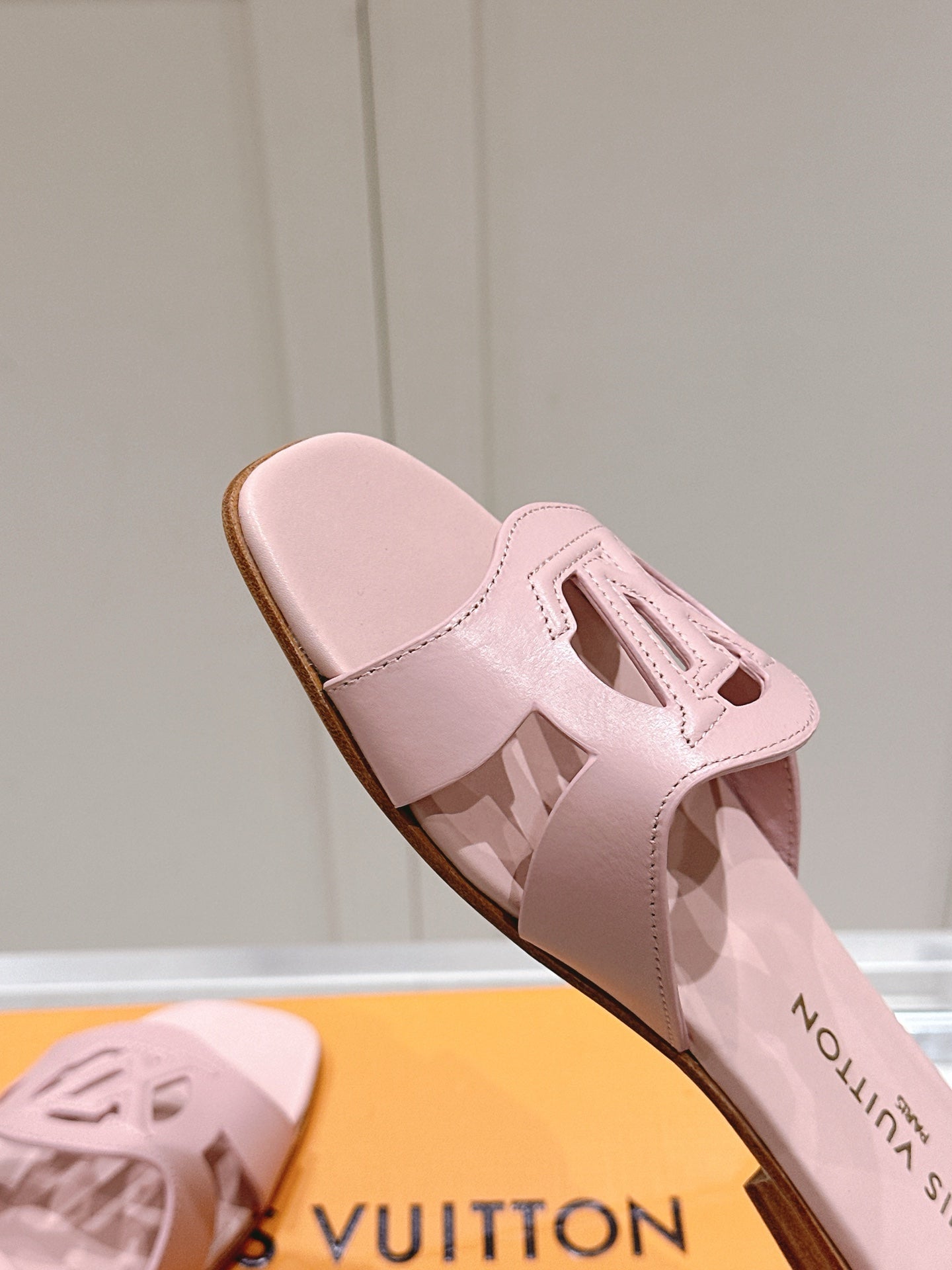 LuxluxHouse Best Quality Women Shoes Louis Vuitton