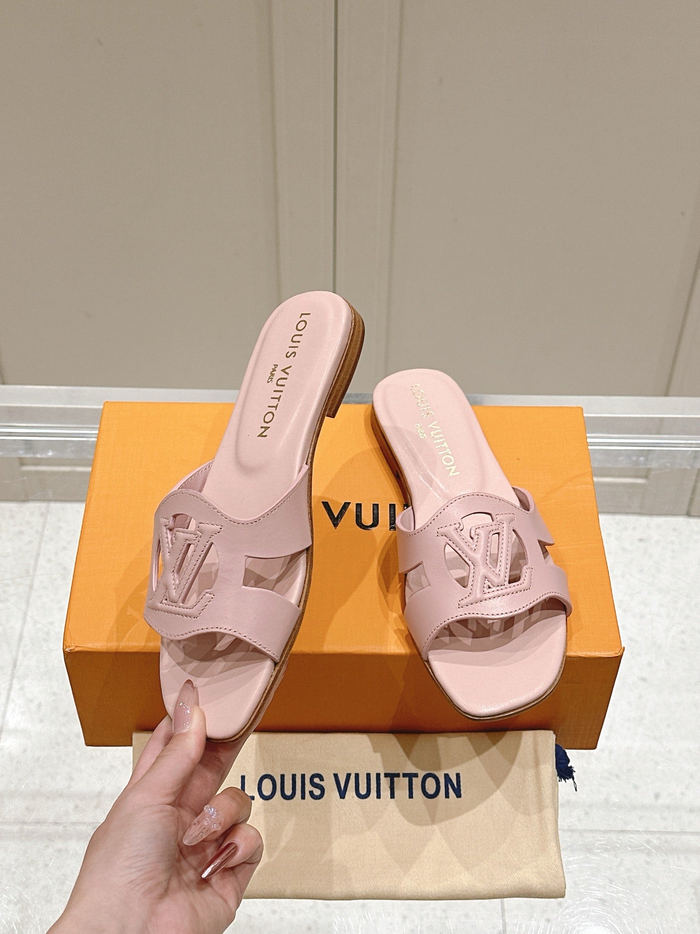 LuxluxHouse Best Quality Women Shoes Louis Vuitton