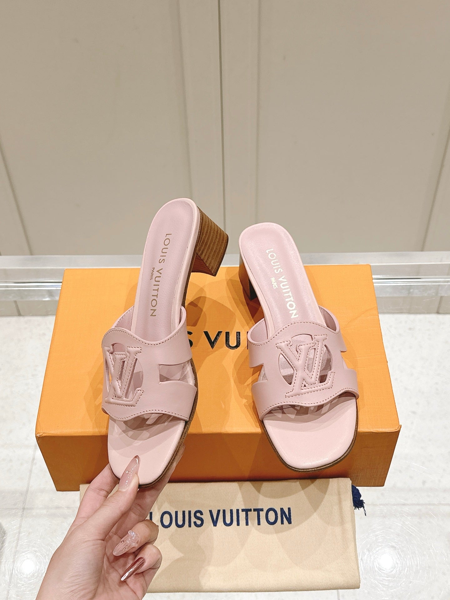 LuxluxHouse Best Quality Women Shoes Louis Vuitton