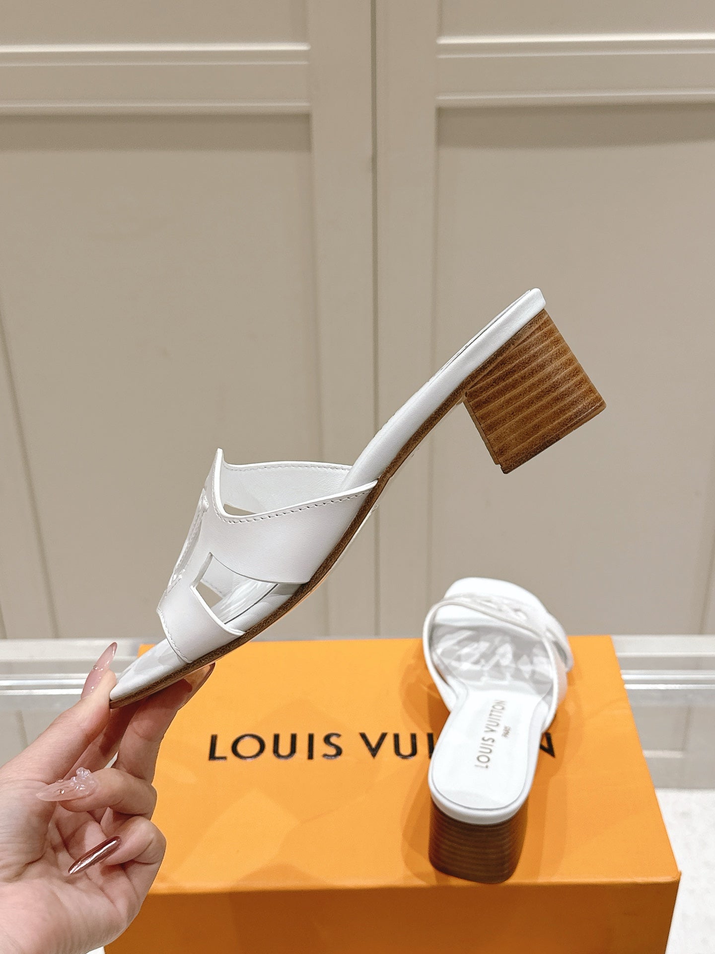 LuxluxHouse Best Quality Women Shoes Louis Vuitton