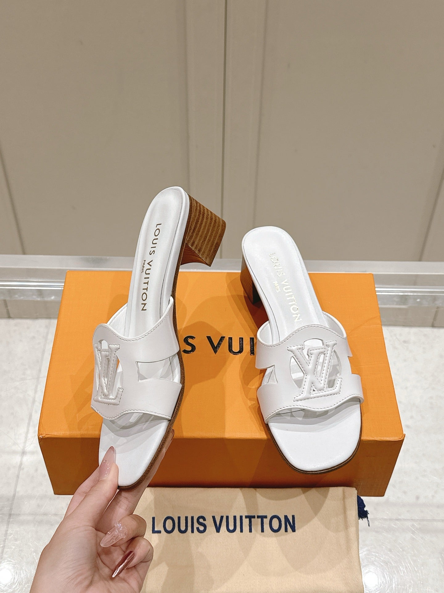 LuxluxHouse Best Quality Women Shoes Louis Vuitton
