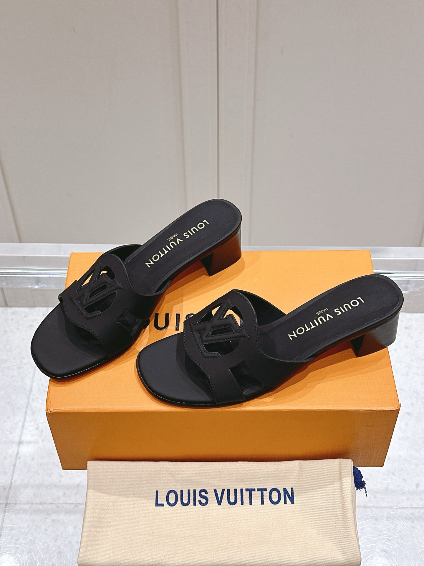 LuxluxHouse Best Quality Women Shoes Louis Vuitton
