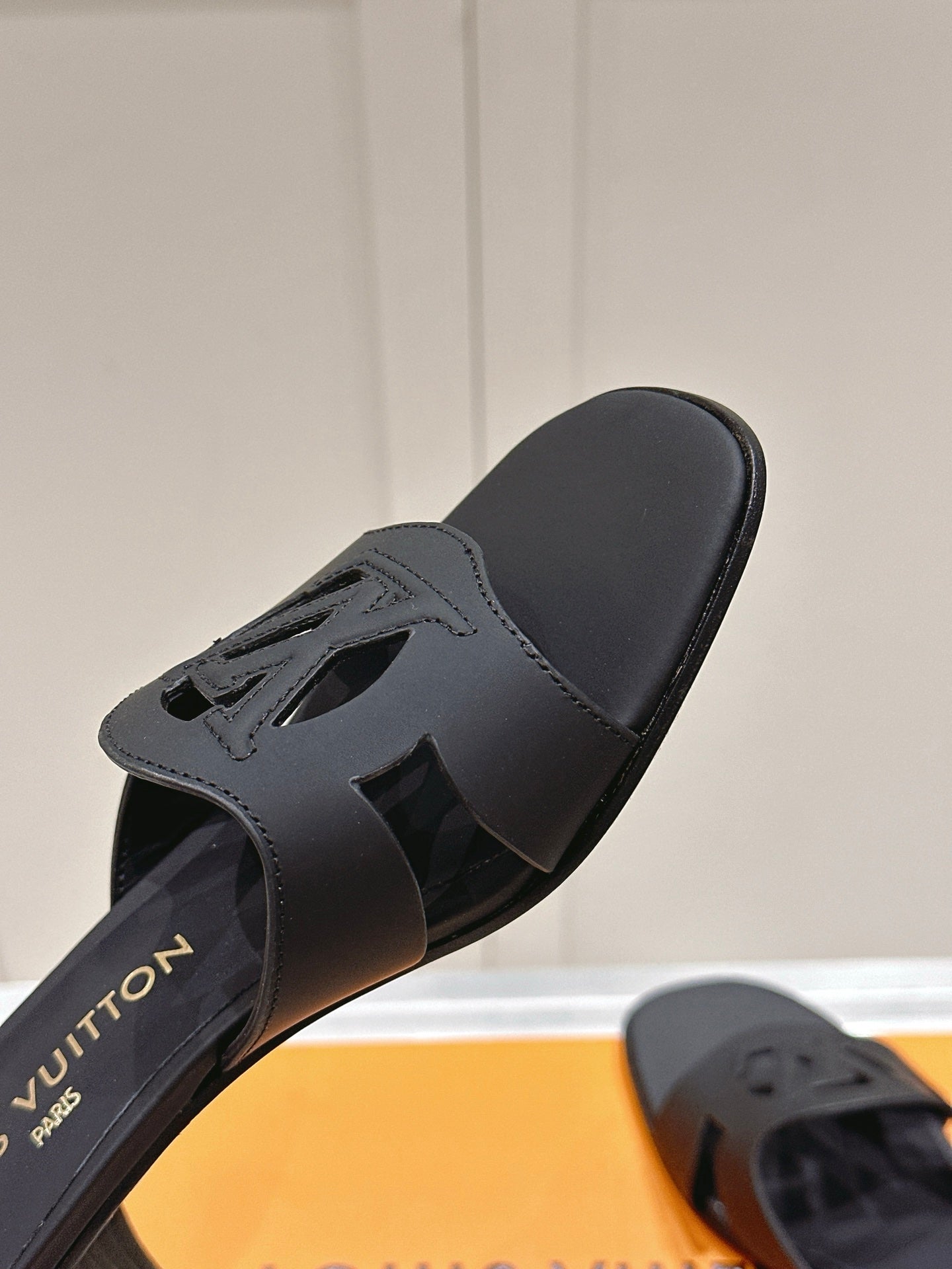 LuxluxHouse Best Quality Women Shoes Louis Vuitton