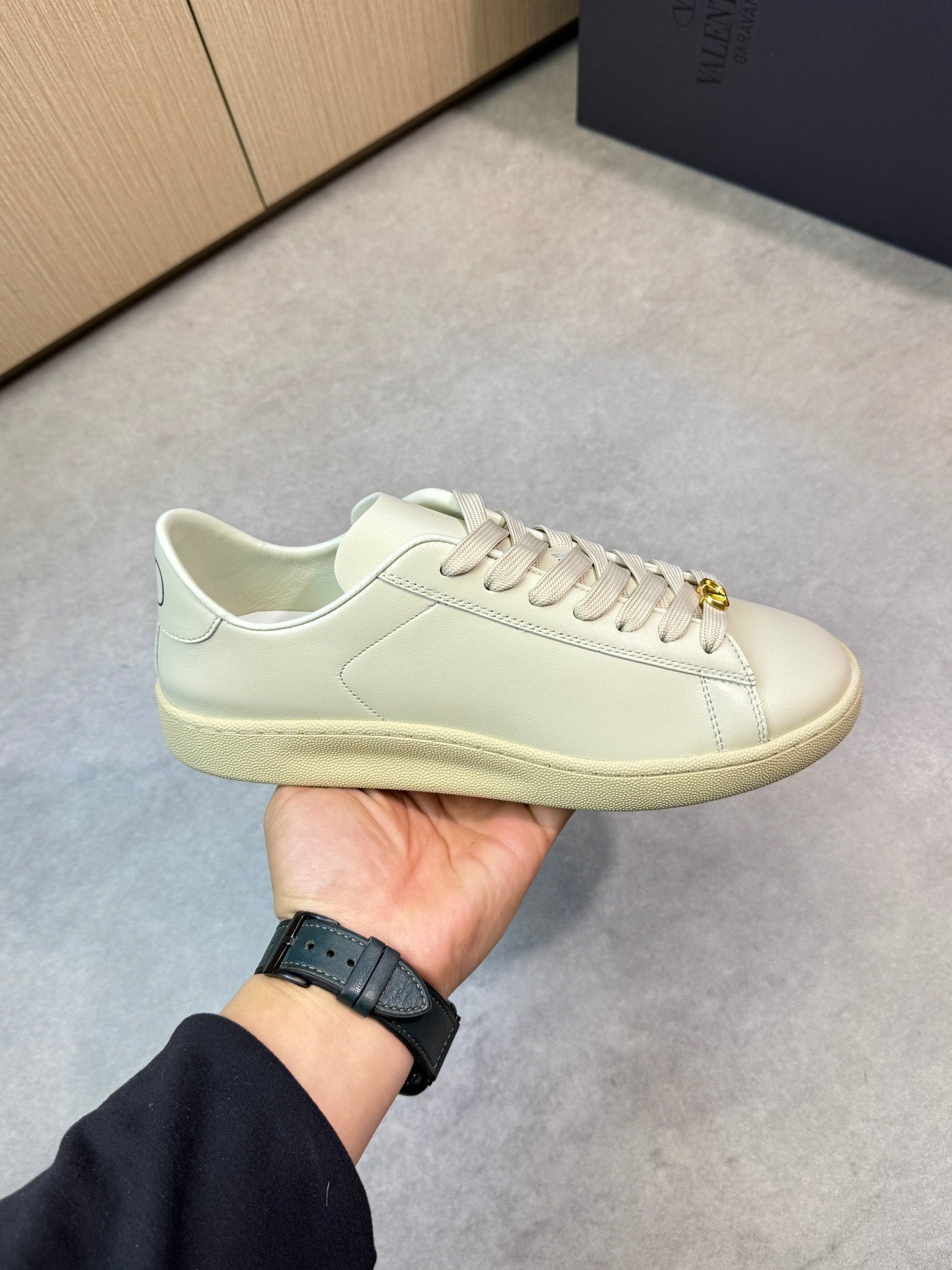 LuxluxHouse Best Quality Shoes Valentino