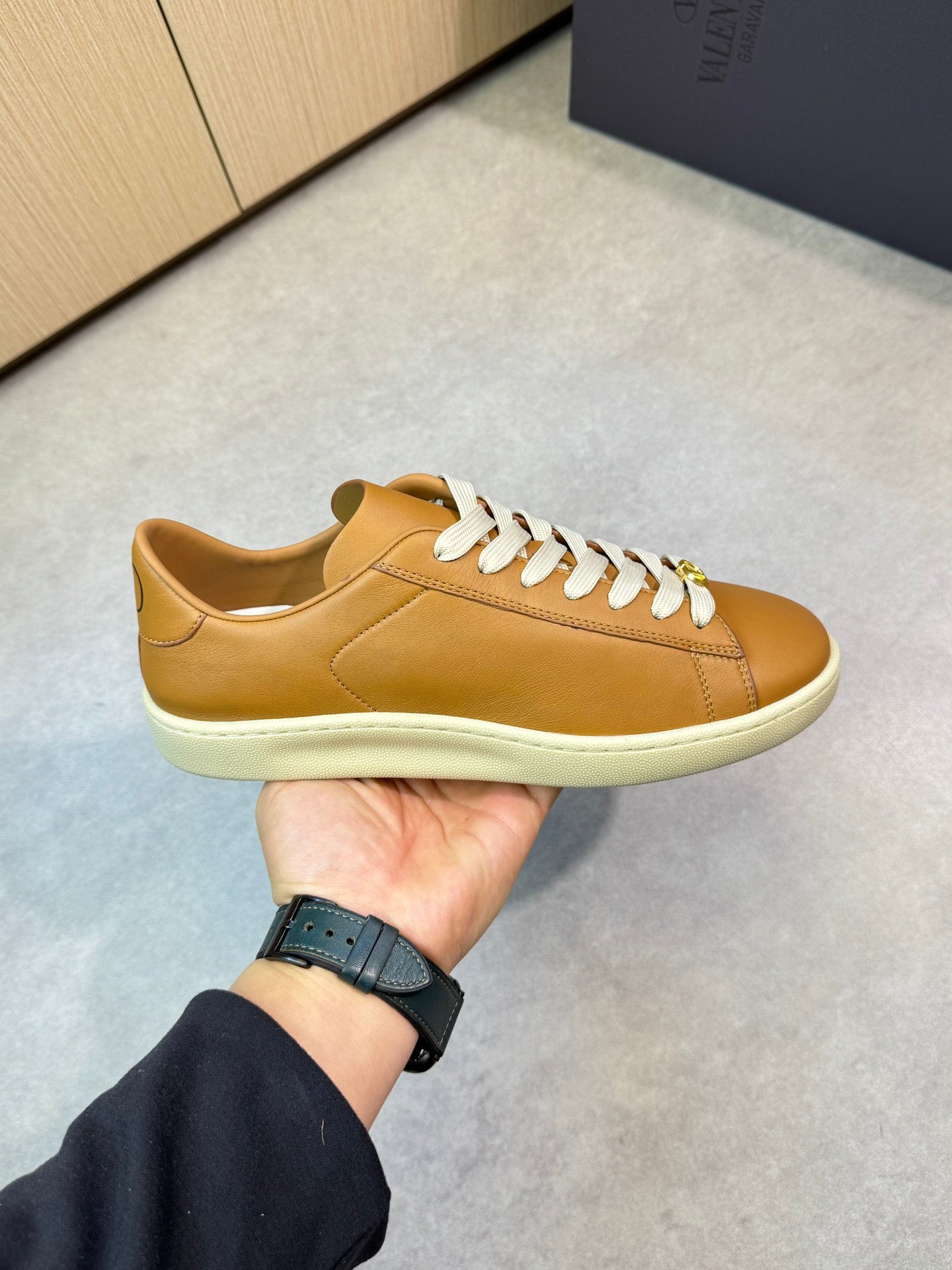 LuxluxHouse Best Quality Shoes Valentino