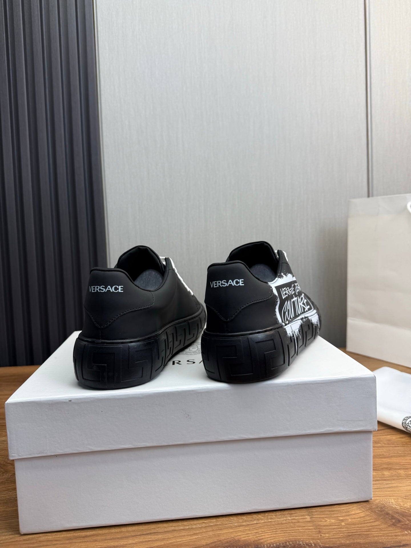 LuxluxHouse Best Quality Shoes Versace