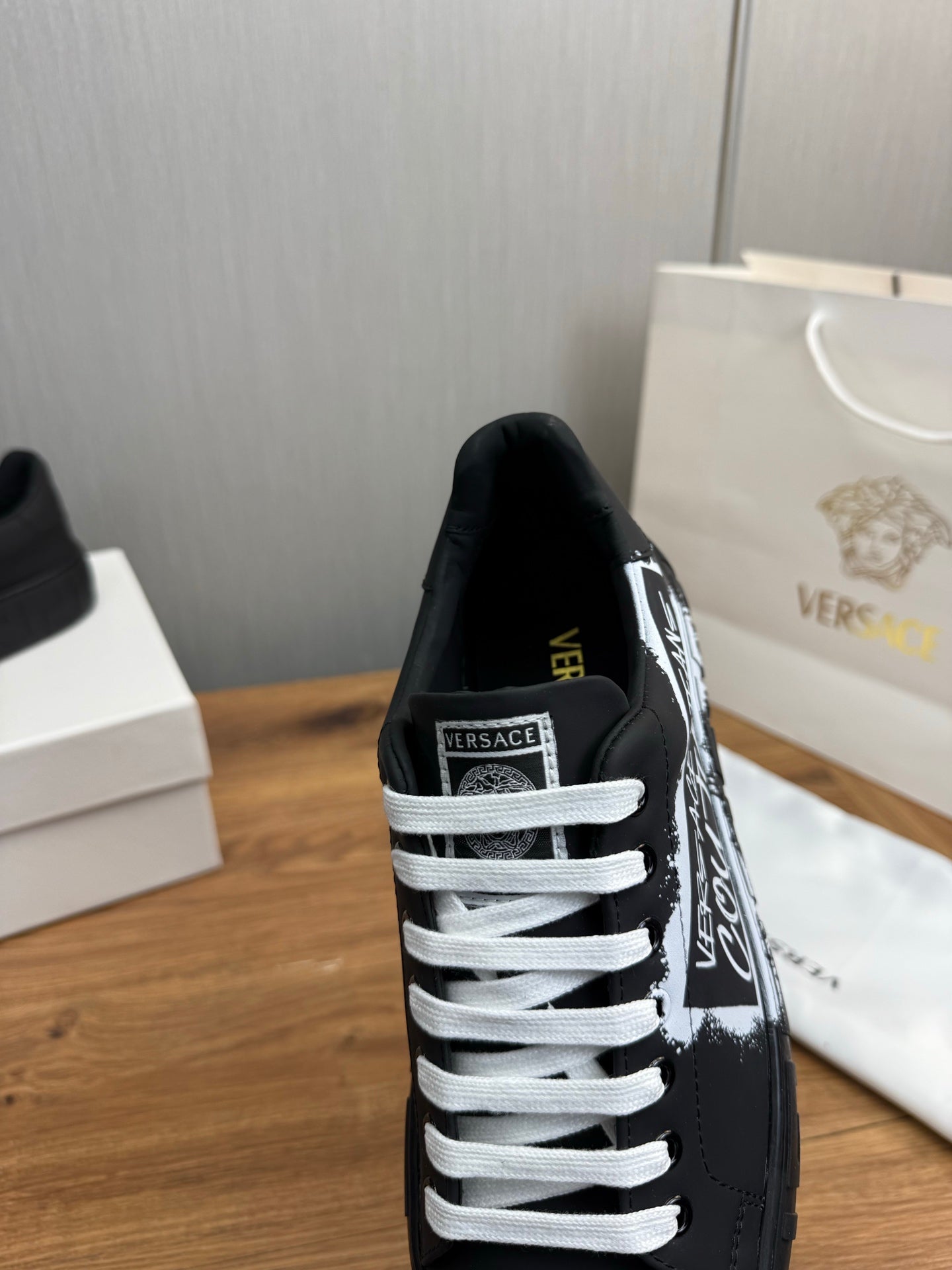 LuxluxHouse Best Quality Shoes Versace
