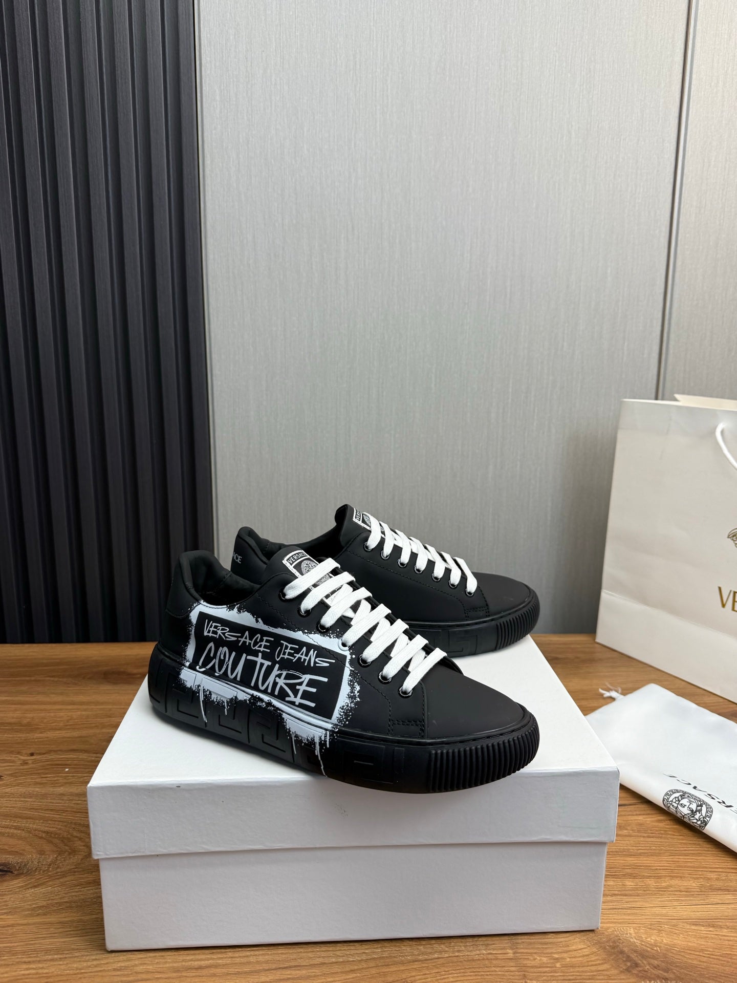 LuxluxHouse Best Quality Shoes Versace