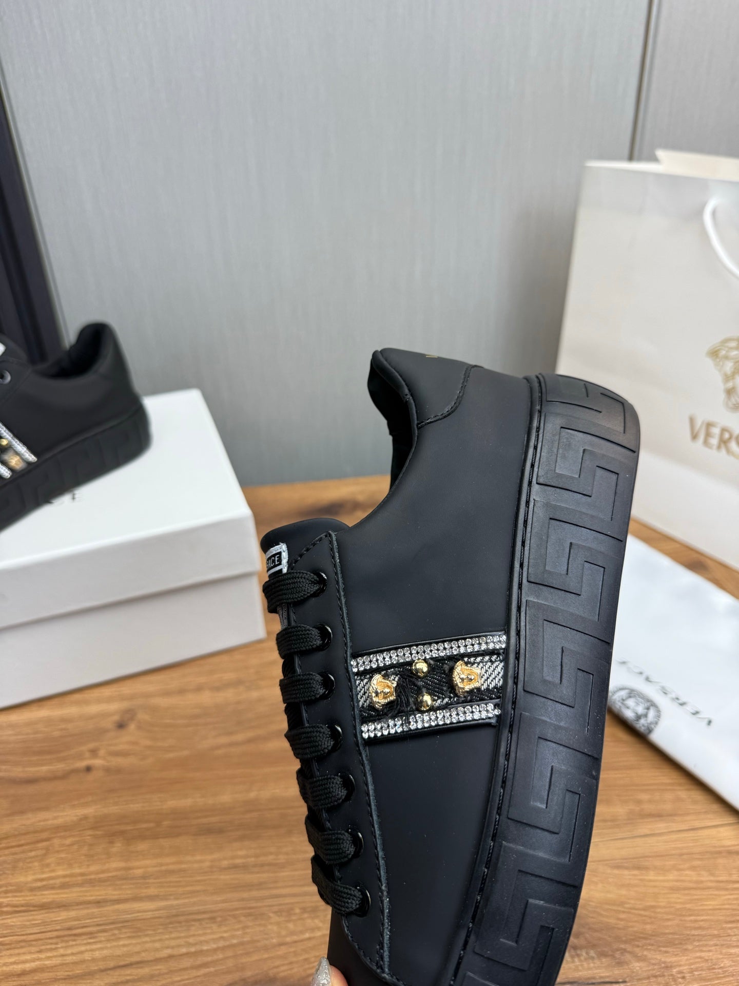 LuxluxHouse Best Quality Shoes Versace