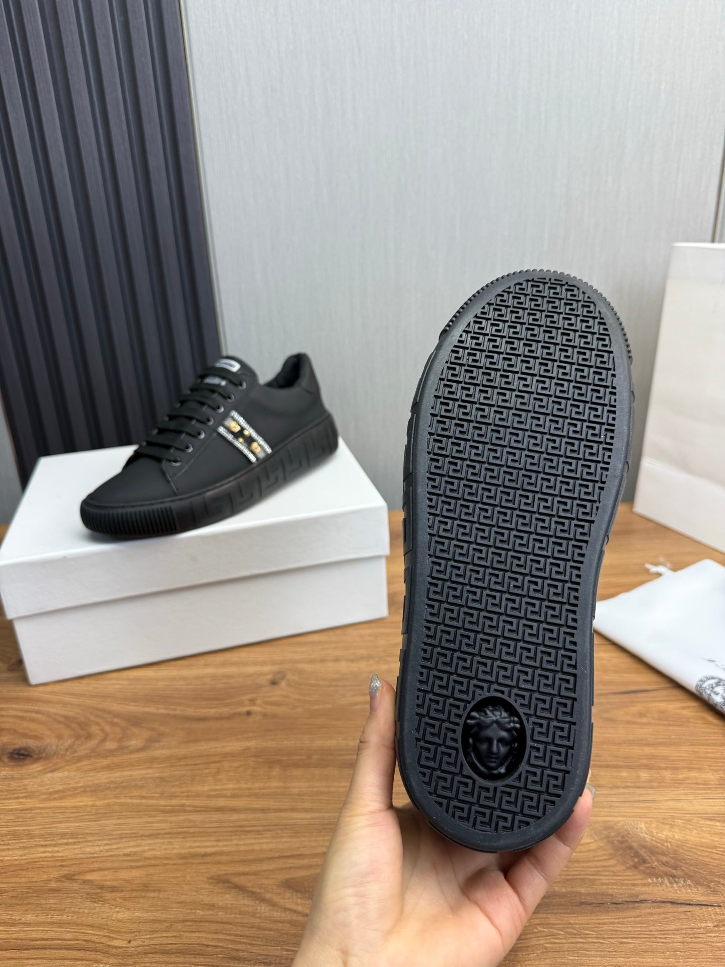 LuxluxHouse Best Quality Shoes Versace