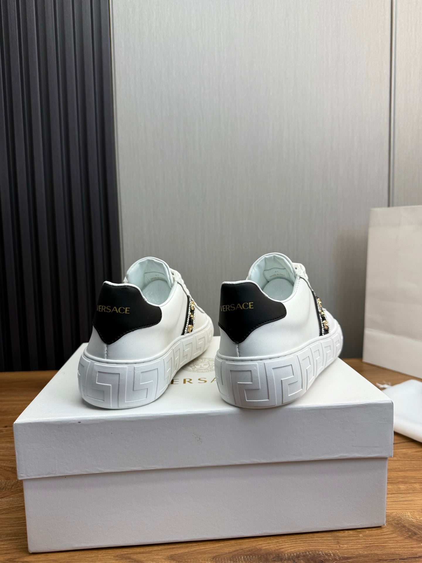 LuxluxHouse Best Quality Shoes Versace