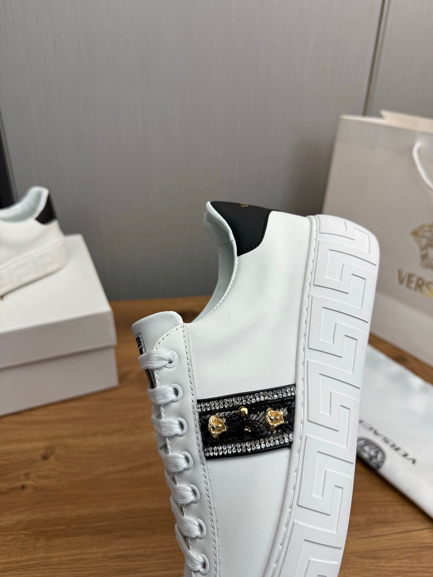 LuxluxHouse Best Quality Shoes Versace