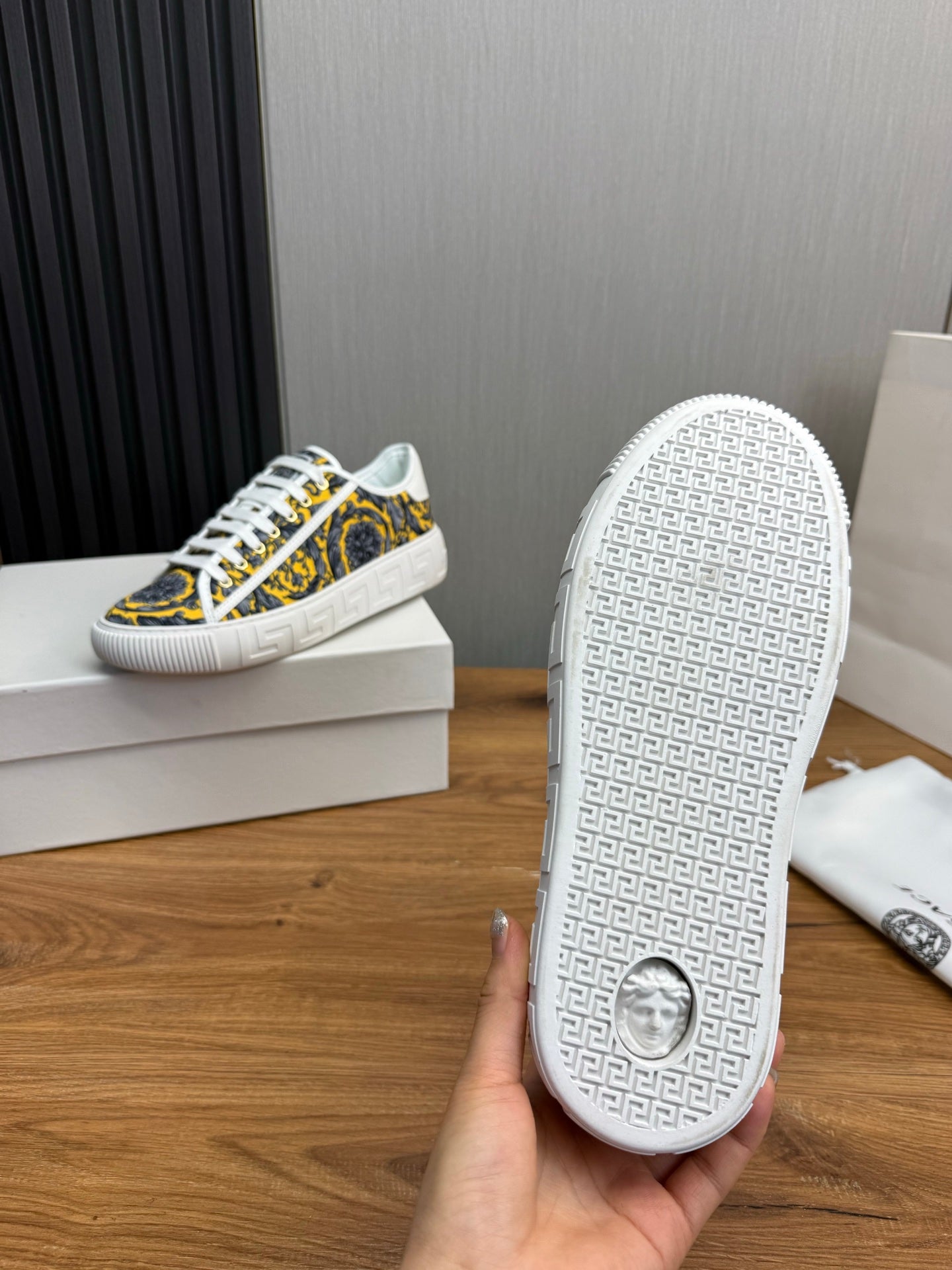 LuxluxHouse Best Quality Shoes Versace