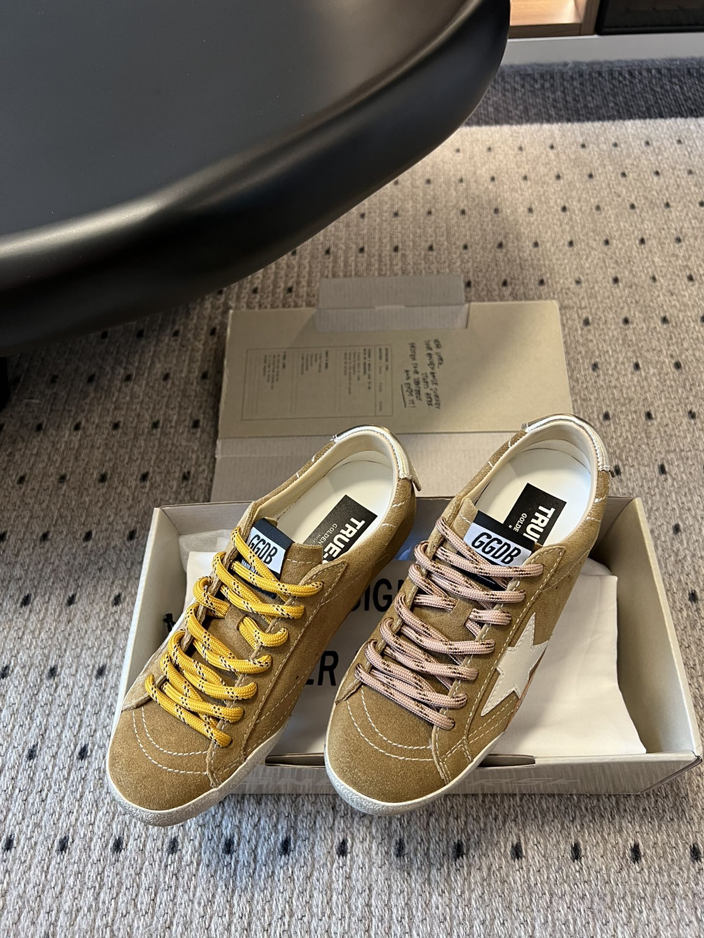 LuxluxHouse Best Quality Shoes Golden Goose