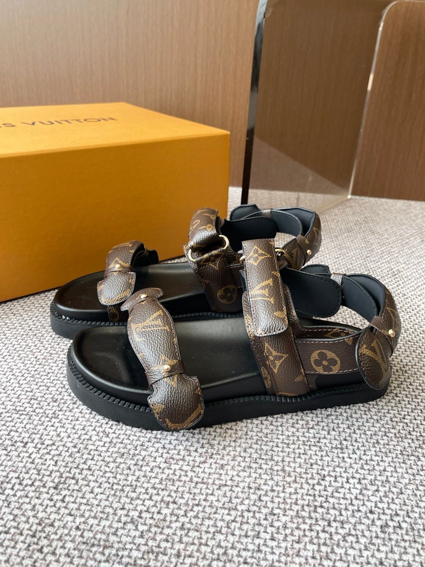 LuxluxHouse Best Quality Women Shoes Louis Vuitton