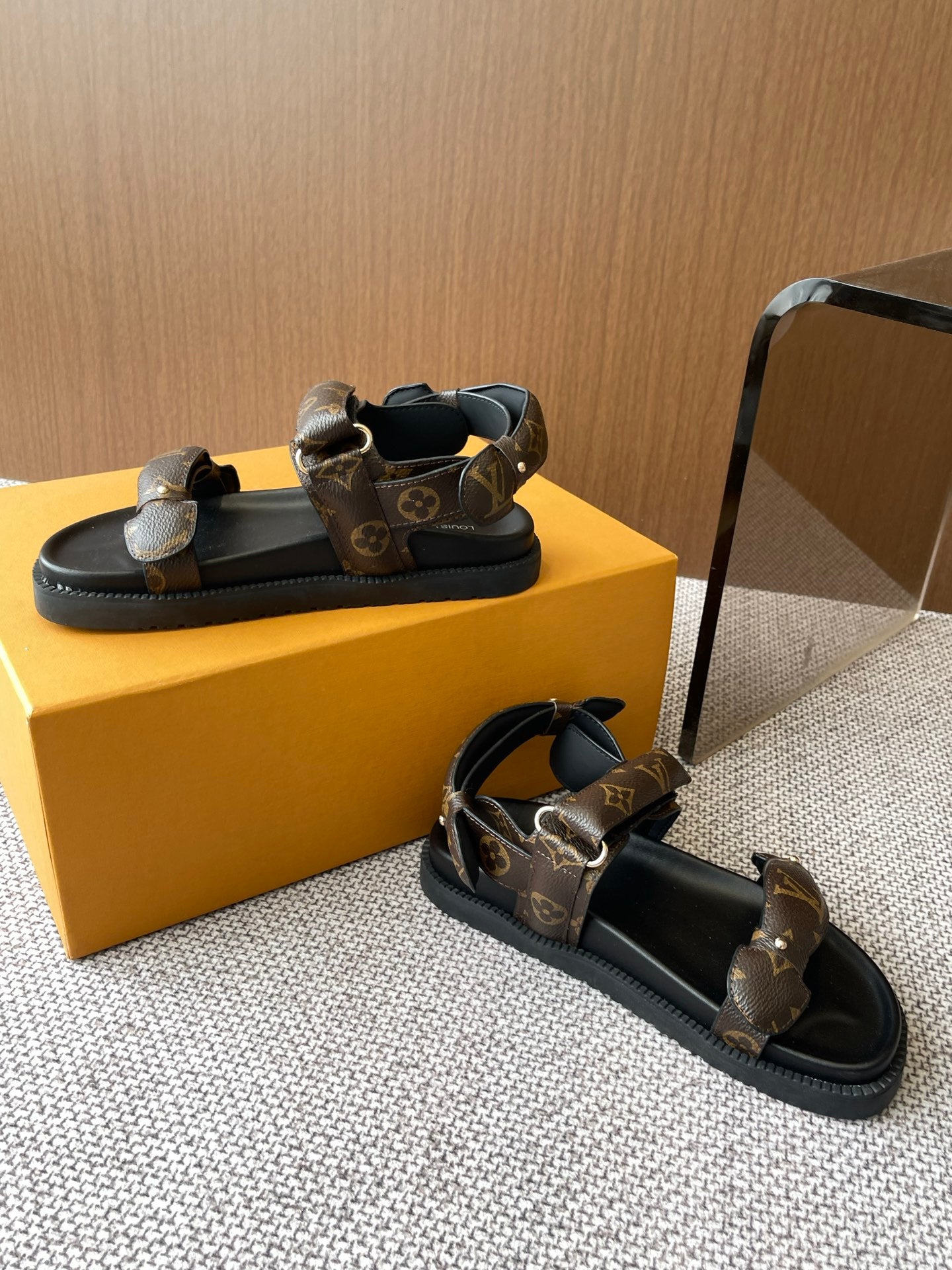 LuxluxHouse Best Quality Women Shoes Louis Vuitton