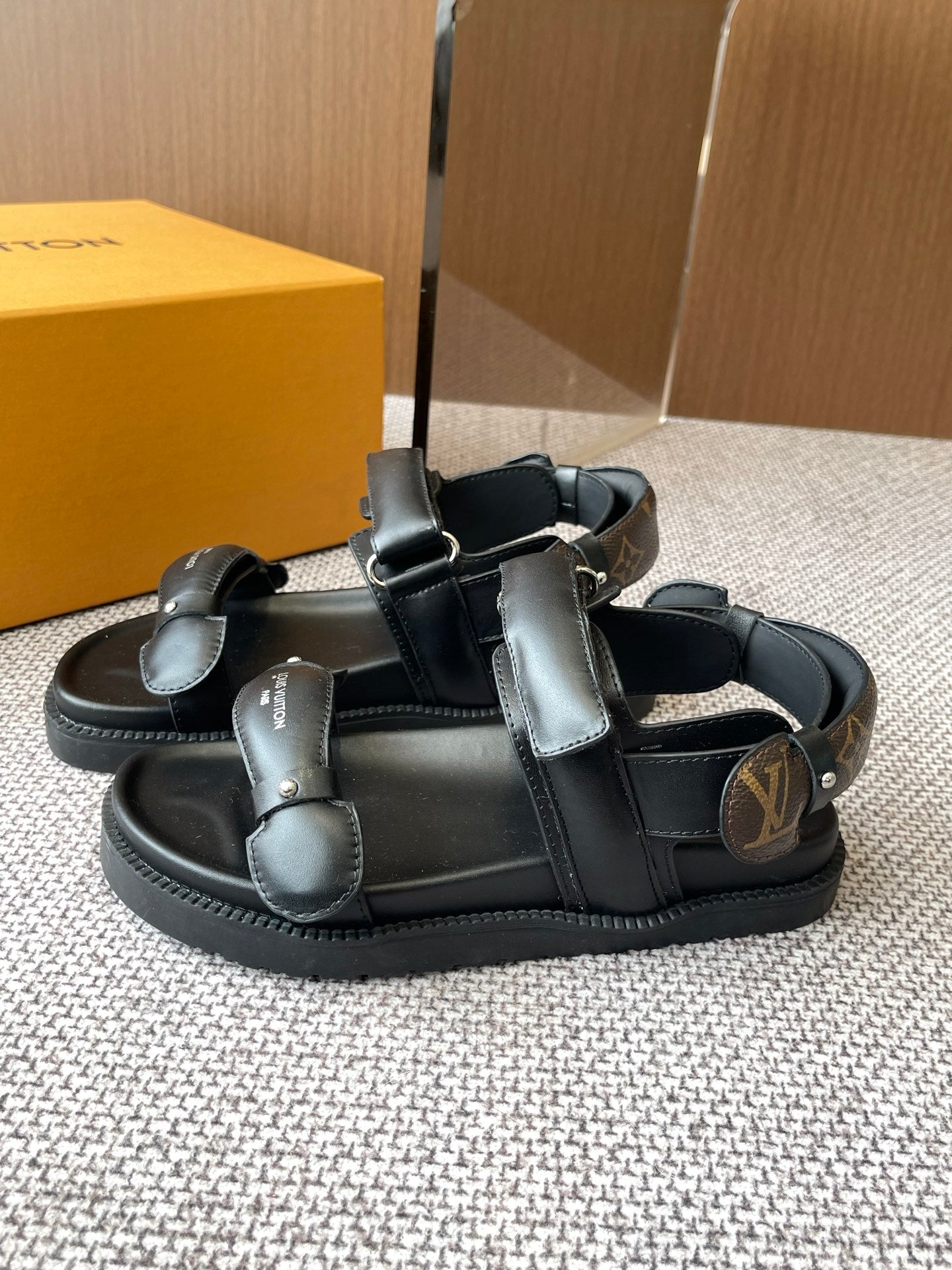 LuxluxHouse Best Quality Women Shoes Louis Vuitton