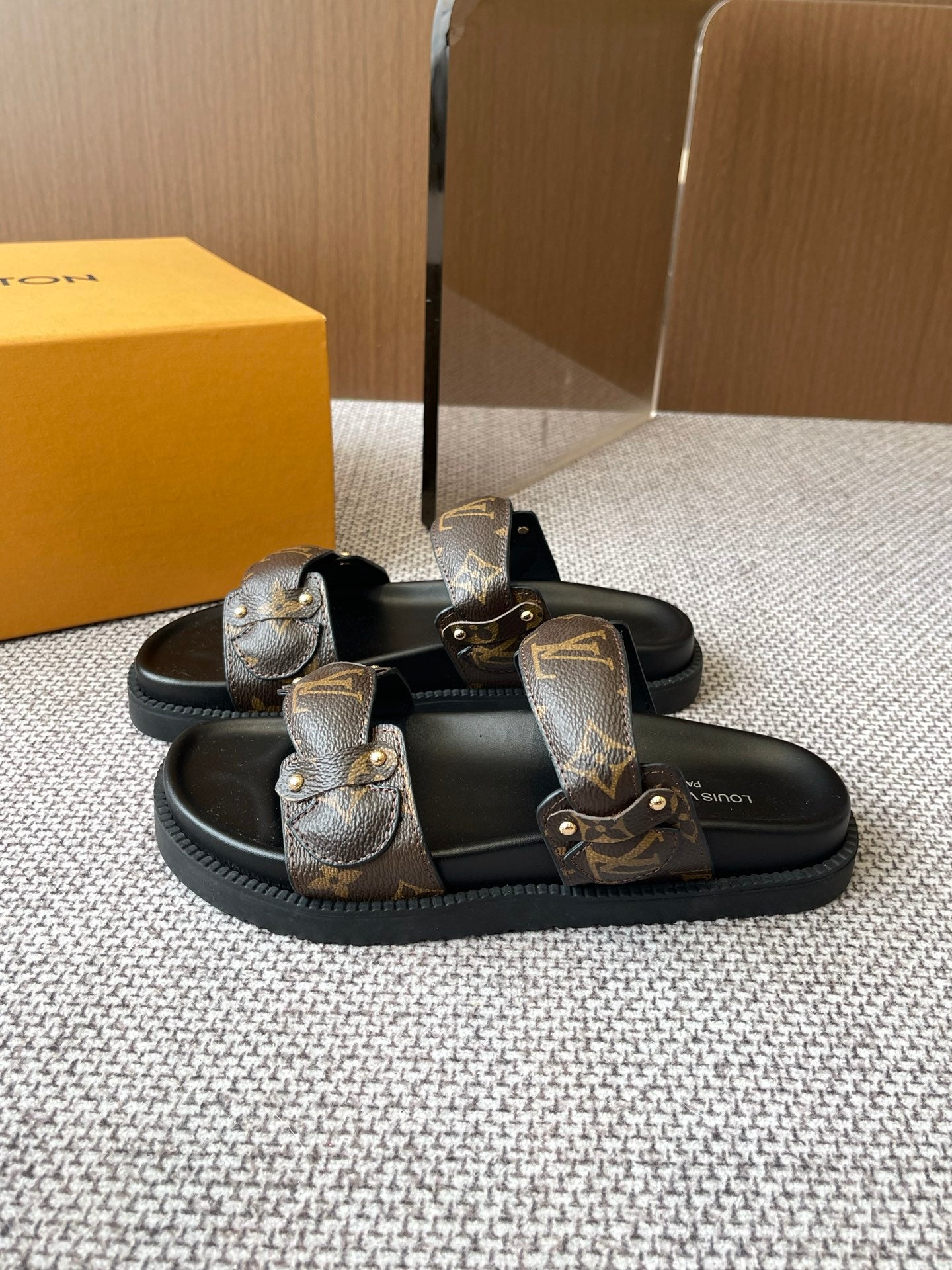 LuxluxHouse Best Quality Women Shoes Louis Vuitton