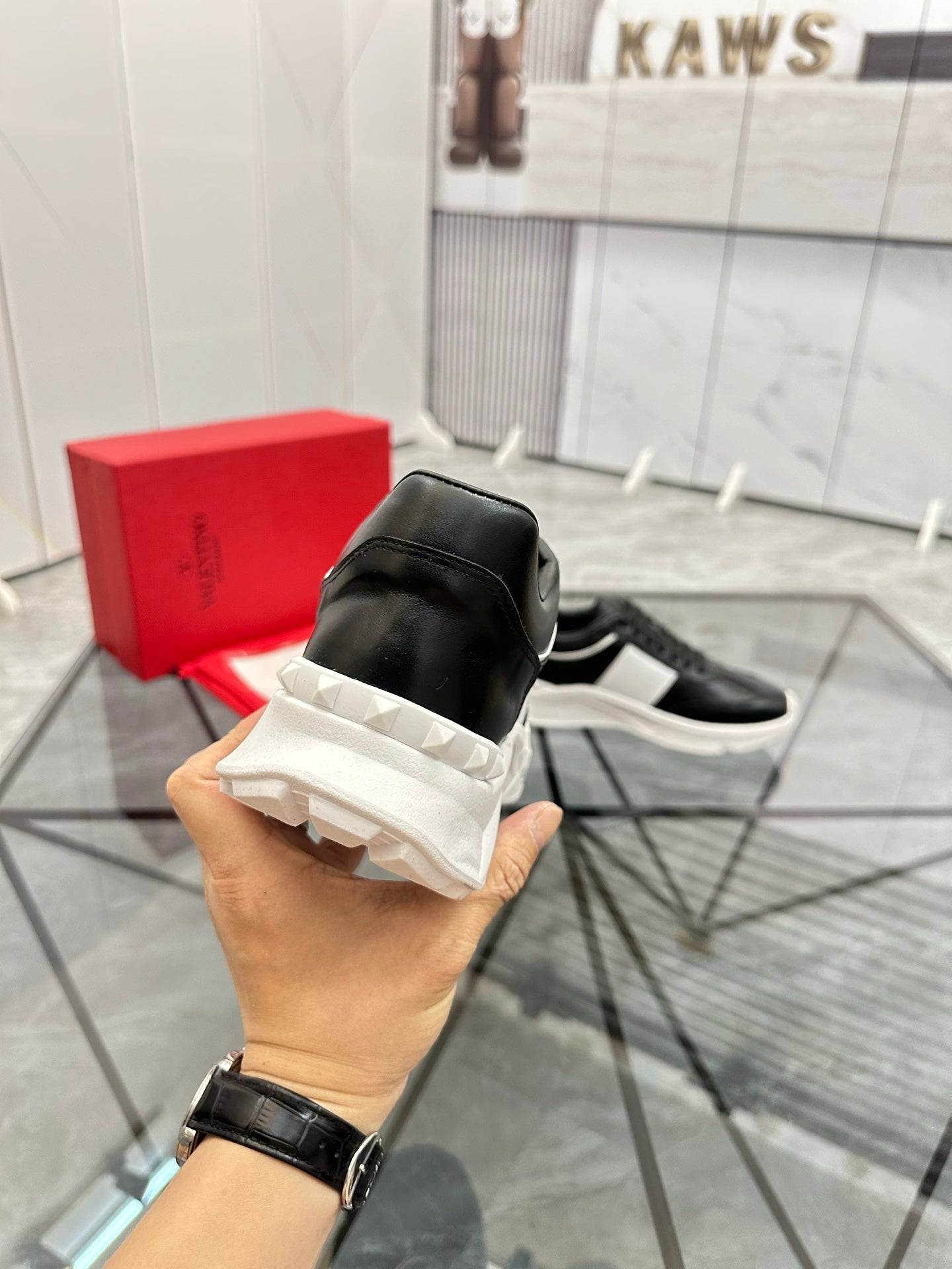 LuxluxHouse Best Quality Shoes Valentino