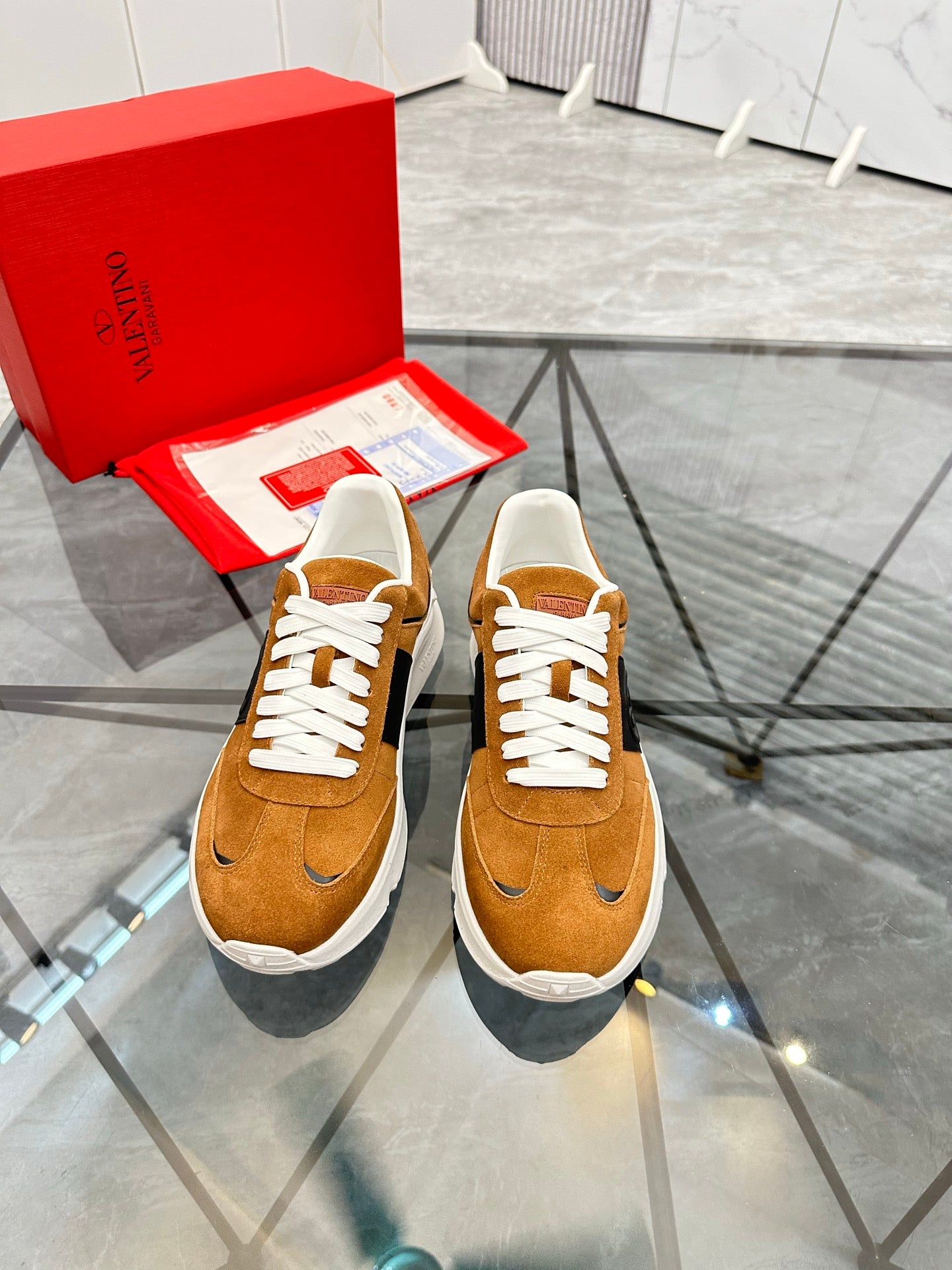 LuxluxHouse Best Quality Shoes Valentino