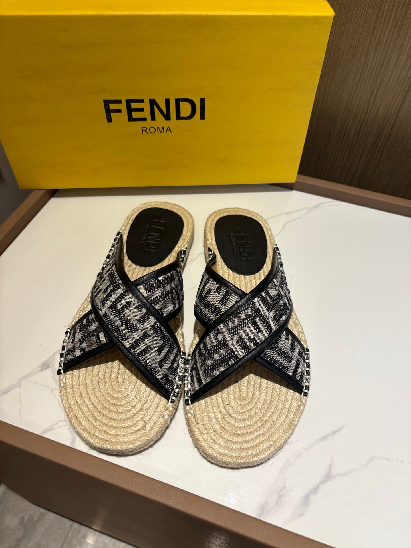 LuxluxHouse Best Quality Sandals Fendi
