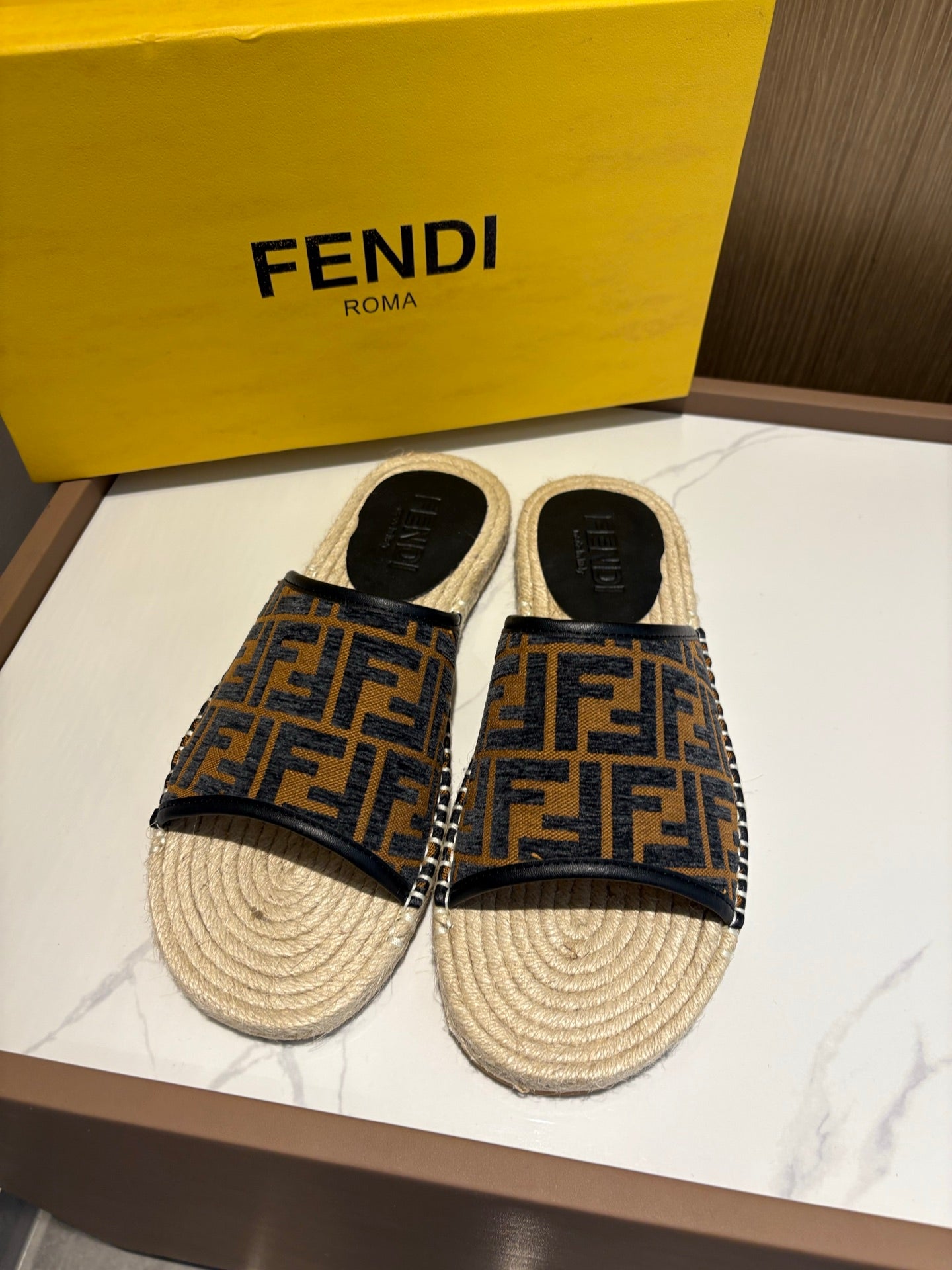 LuxluxHouse Best Quality Sandals Fendi