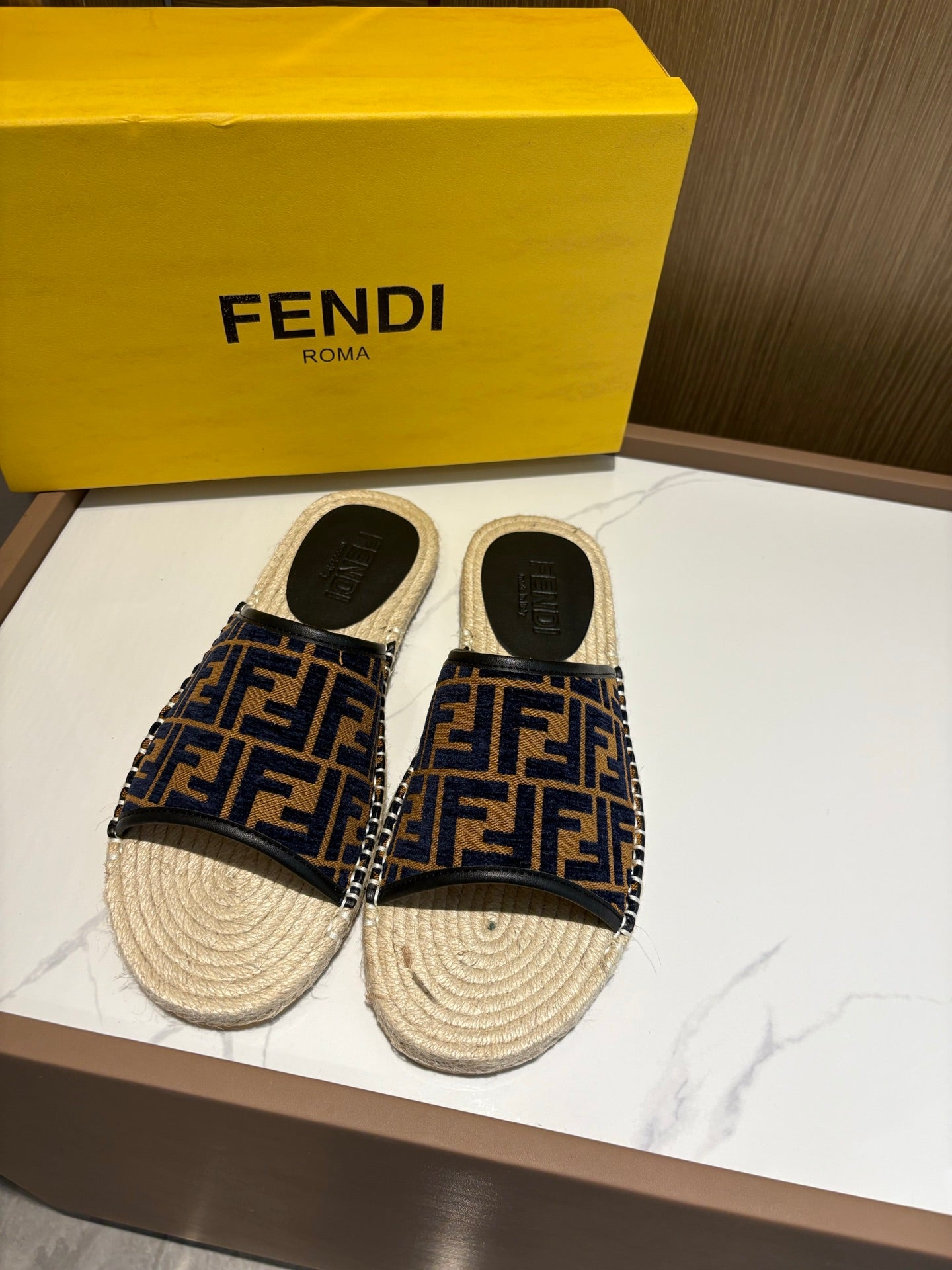LuxluxHouse Best Quality Sandals Fendi