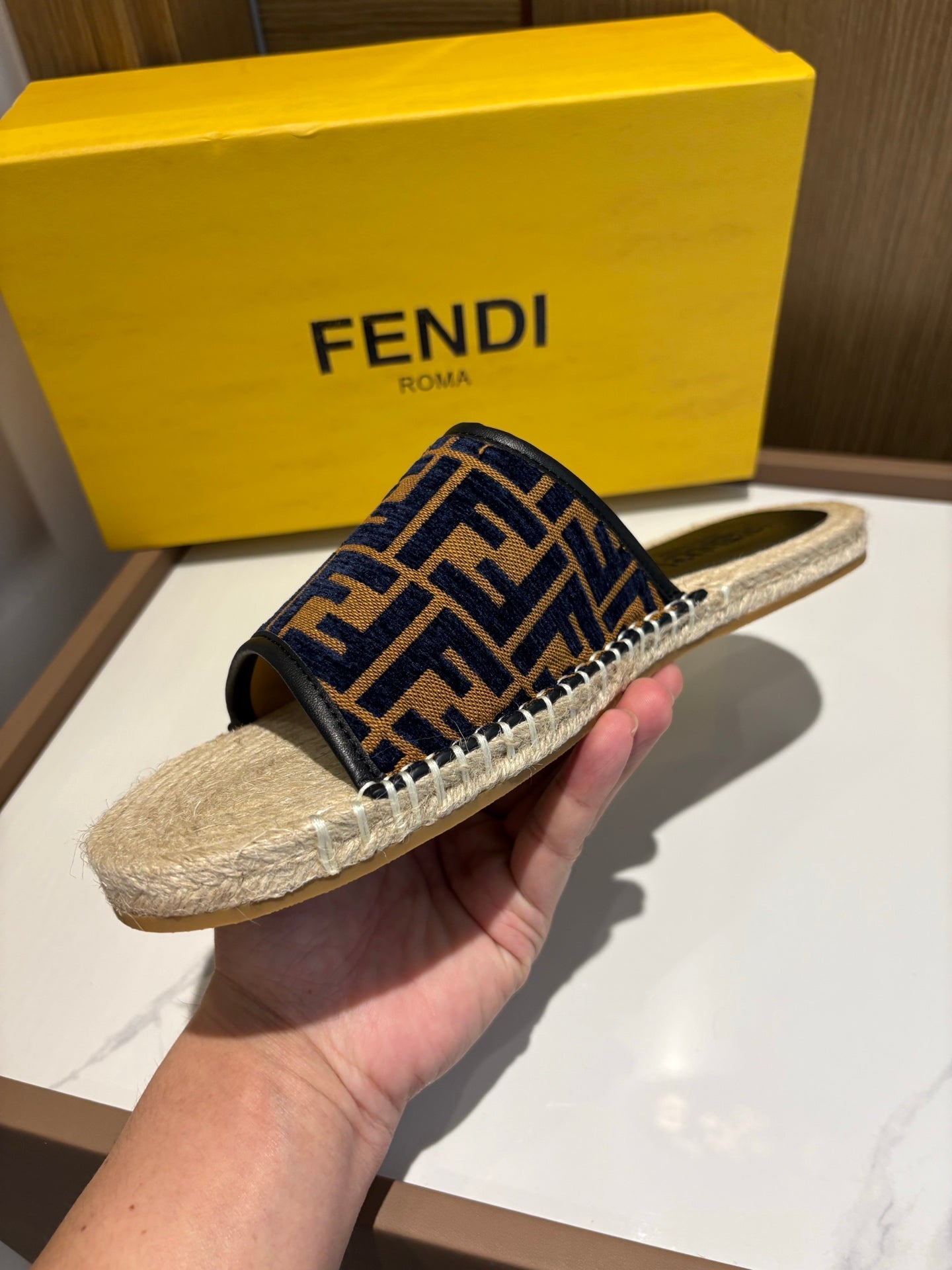 LuxluxHouse Best Quality Sandals Fendi