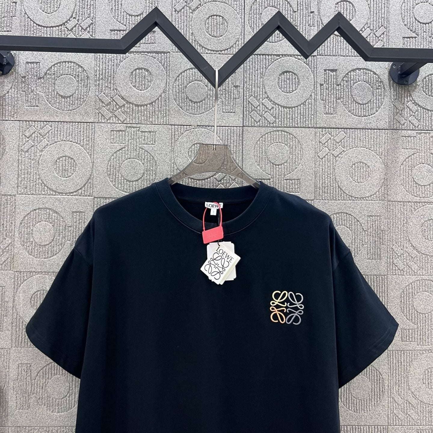 LuxluxHouse Best Quality Clothes T-shirt Loewe