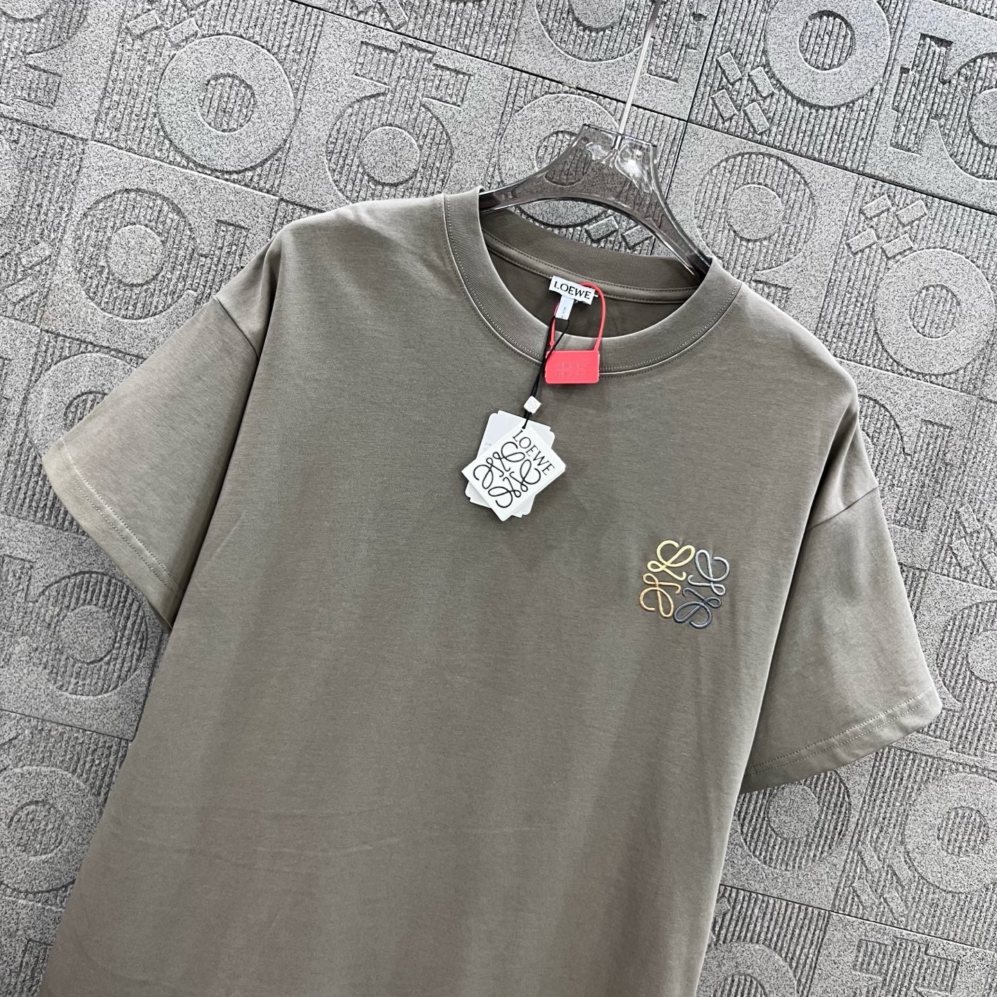 LuxluxHouse Best Quality Clothes T-shirt Loewe