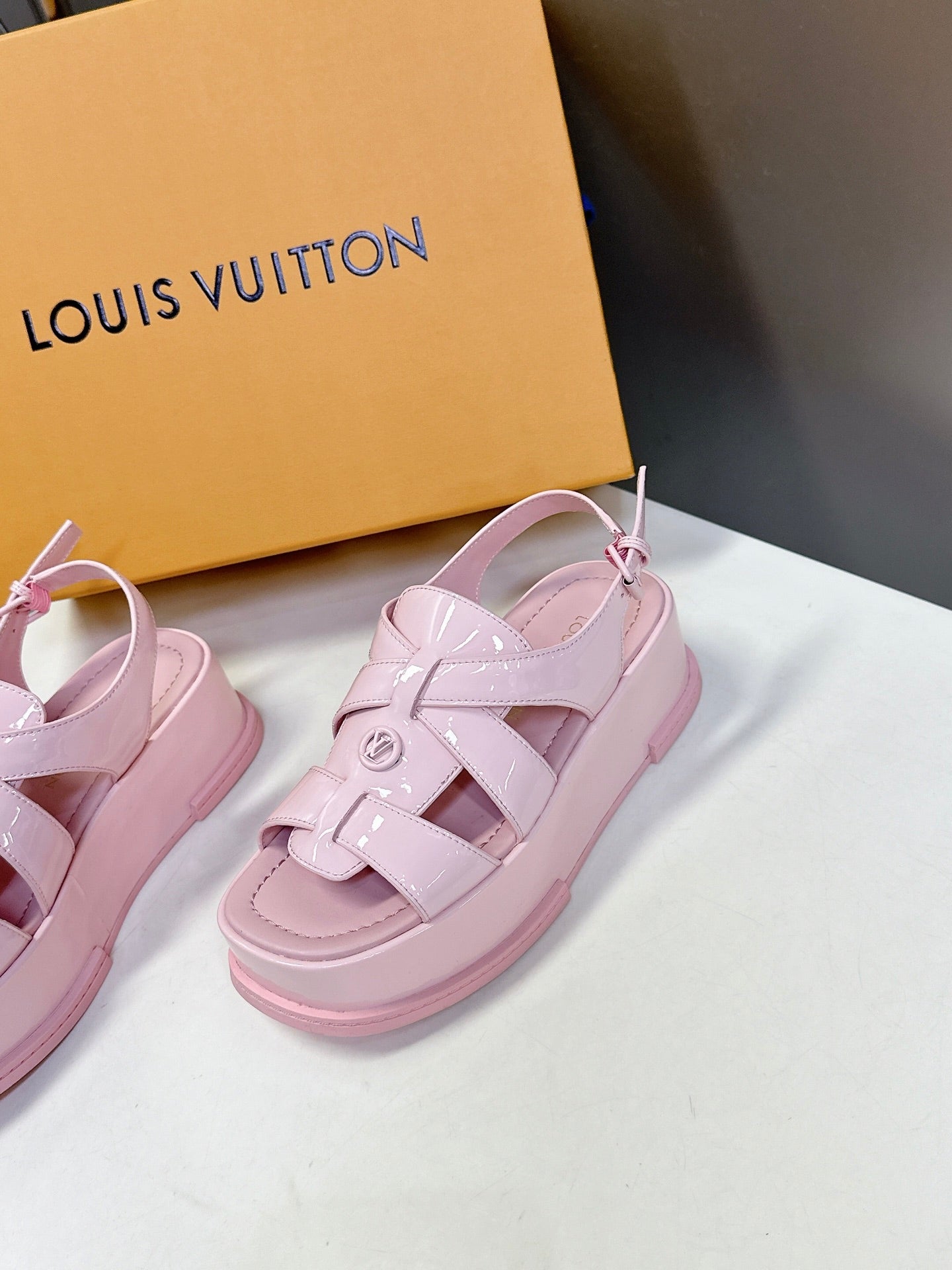 LuxluxHouse Best Quality Women Shoes Louis Vuitton