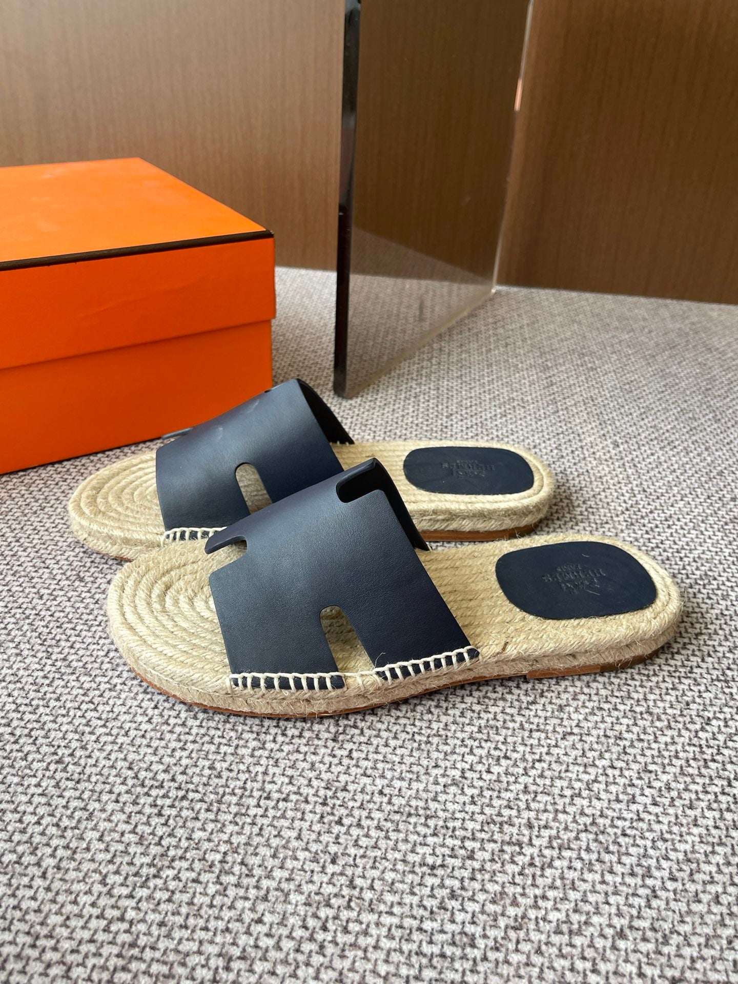 LuxluxHouse Best Quality Women Shoes Hermes