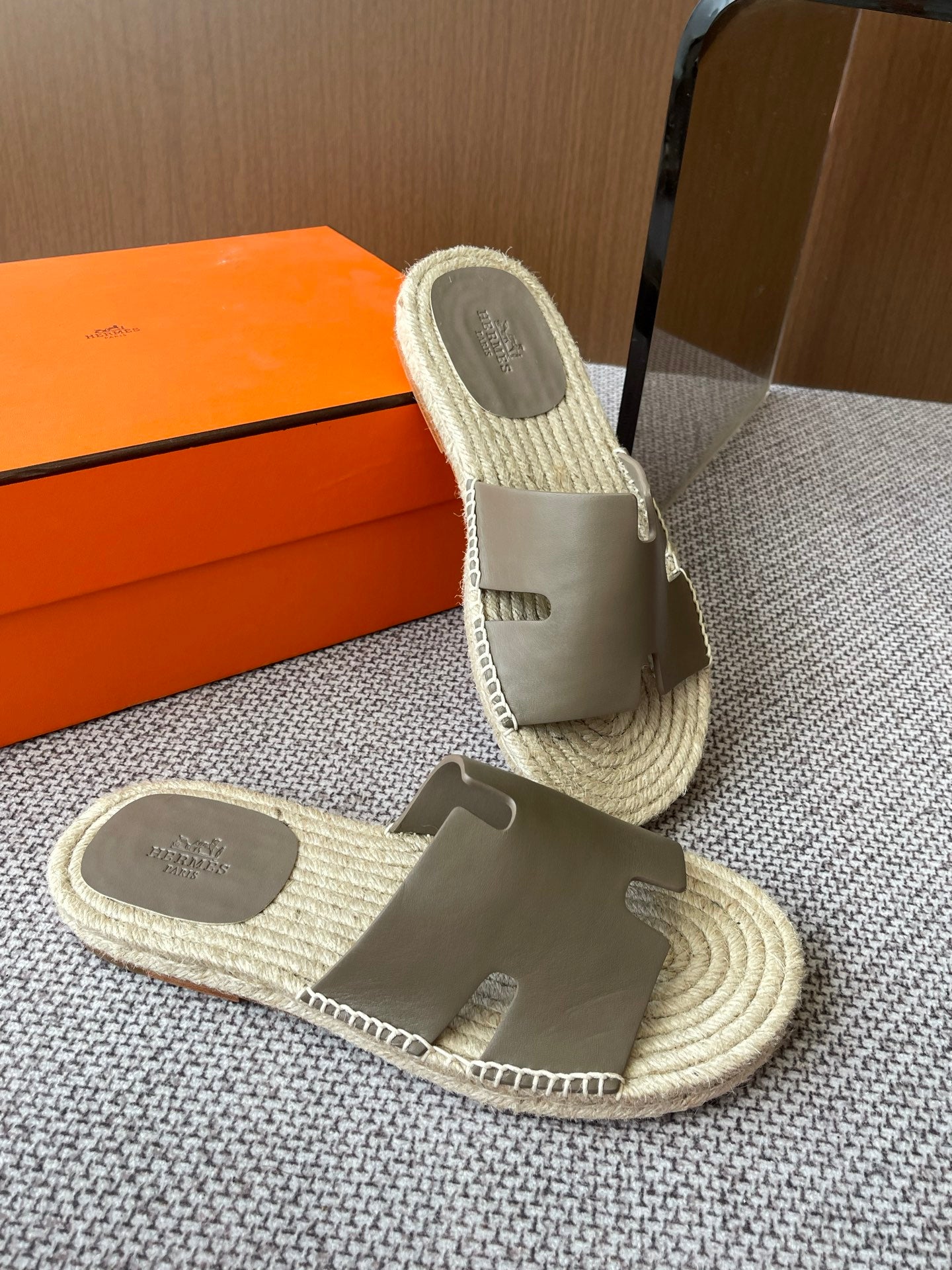 LuxluxHouse Best Quality Women Shoes Hermes