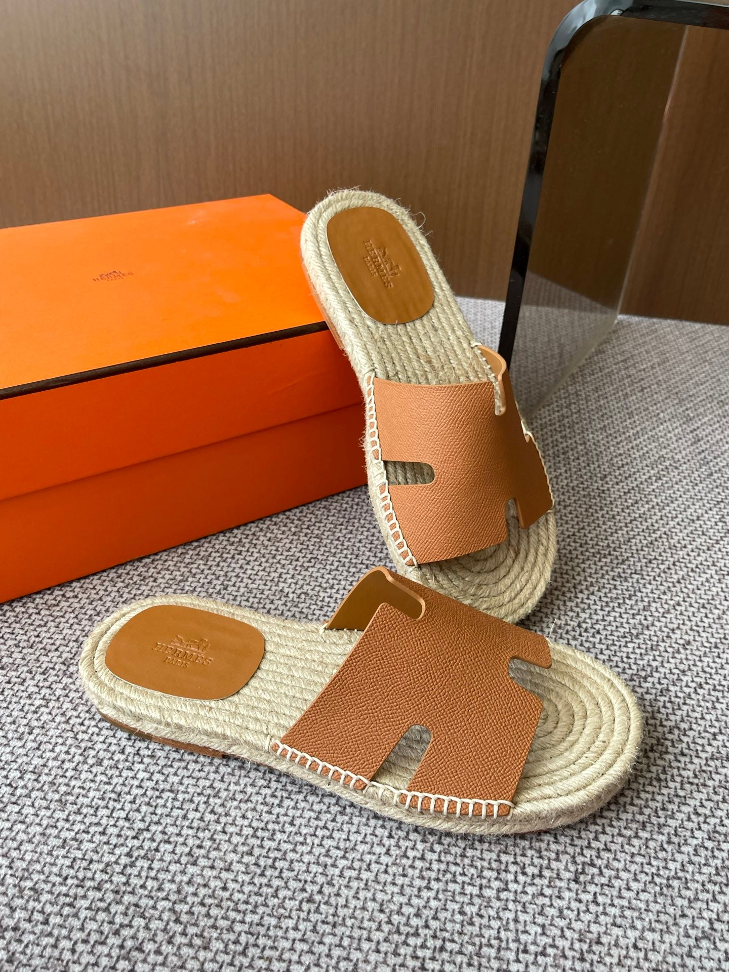 LuxluxHouse Best Quality Women Shoes Hermes