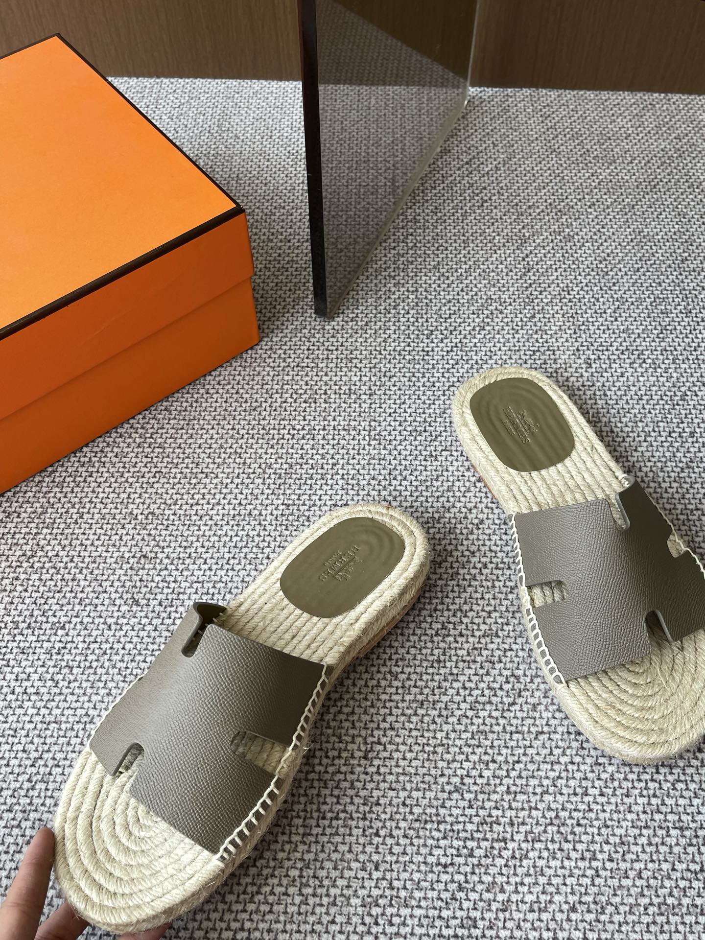 LuxluxHouse Best Quality Women Shoes Hermes