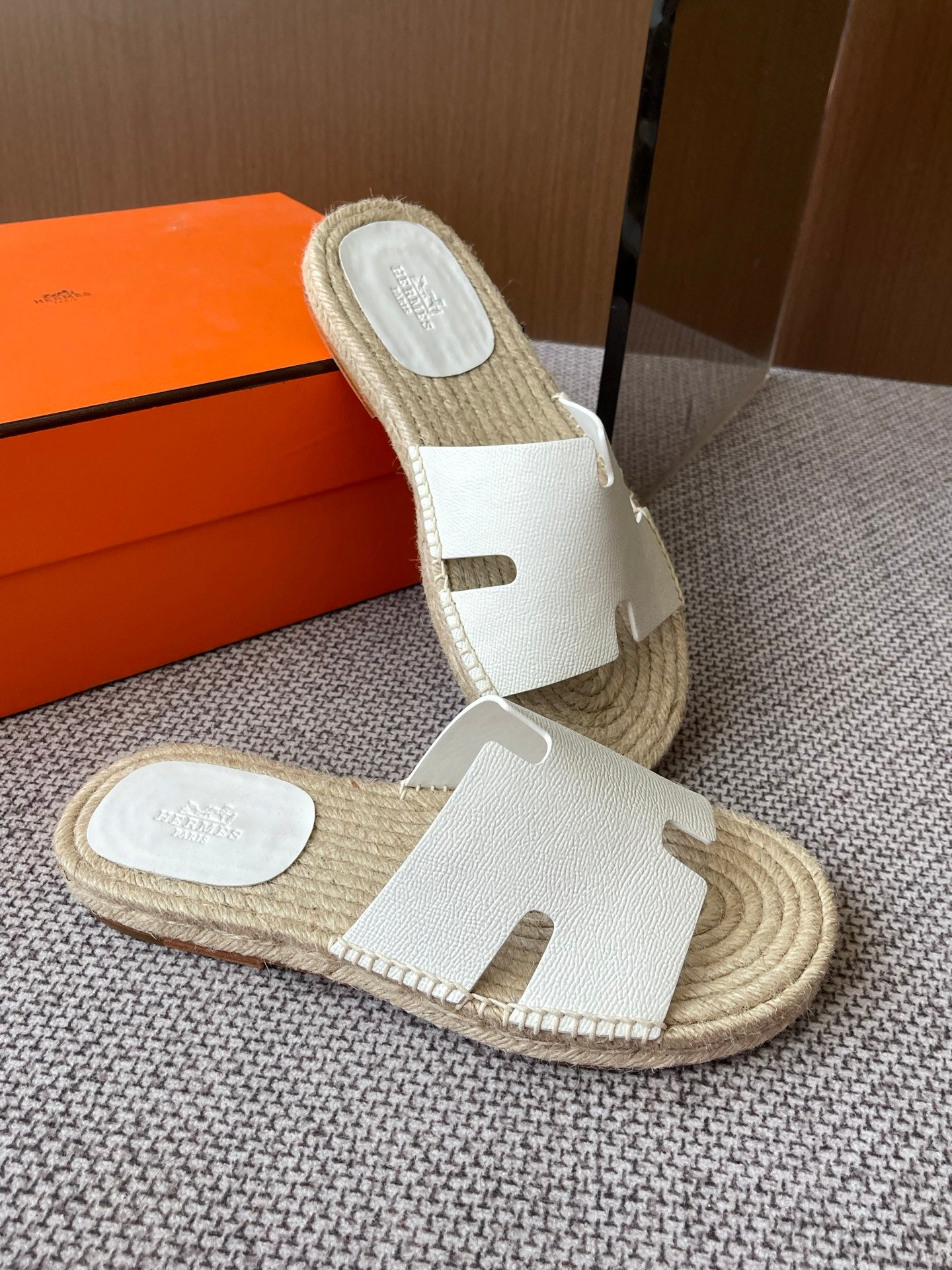 LuxluxHouse Best Quality Women Shoes Hermes