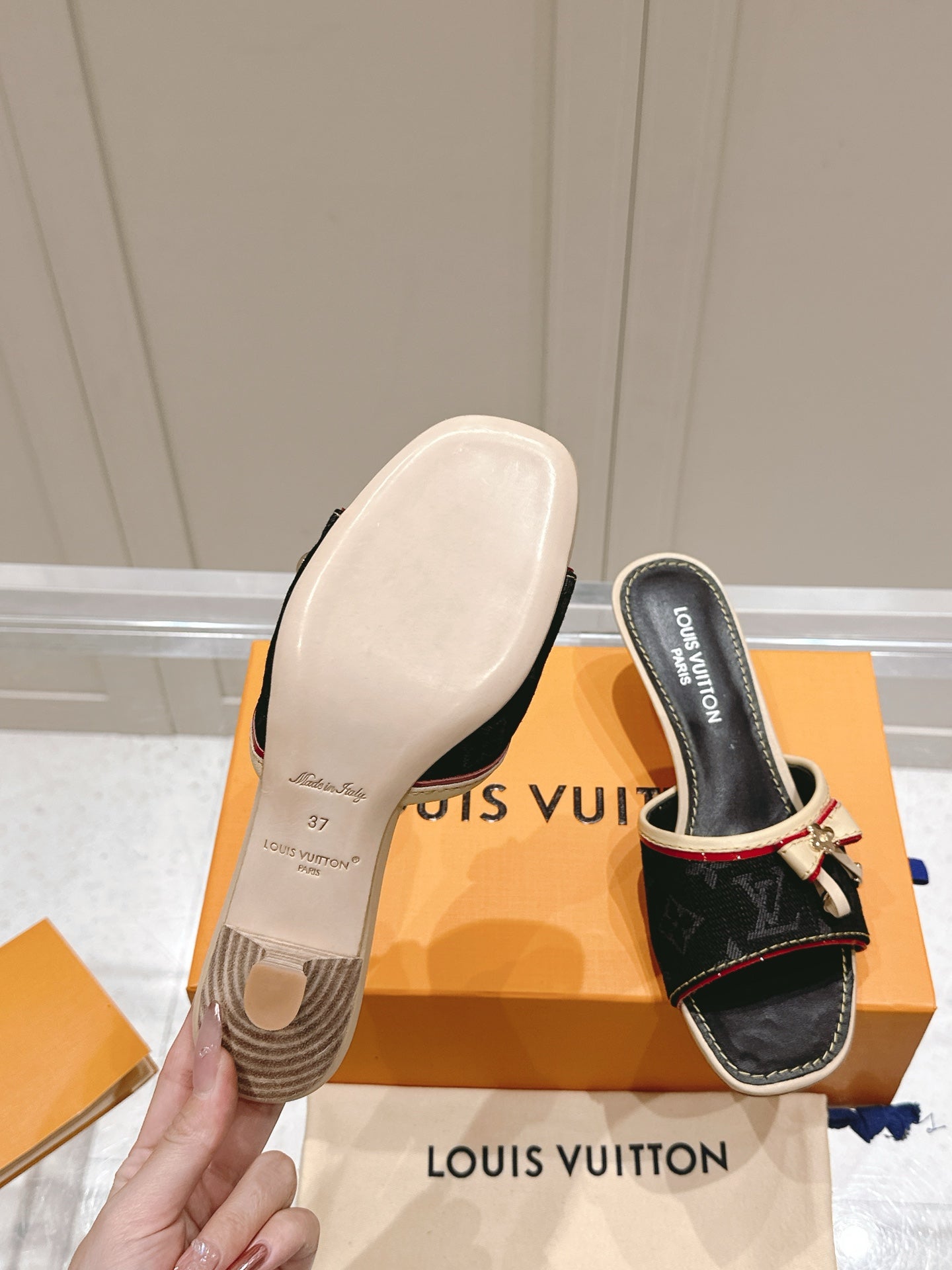 LuxluxHouse Best Quality Women Shoes Louis Vuitton