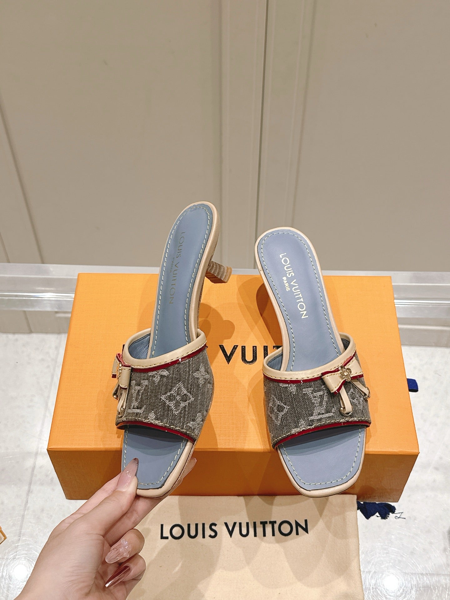 LuxluxHouse Best Quality Women Shoes Louis Vuitton