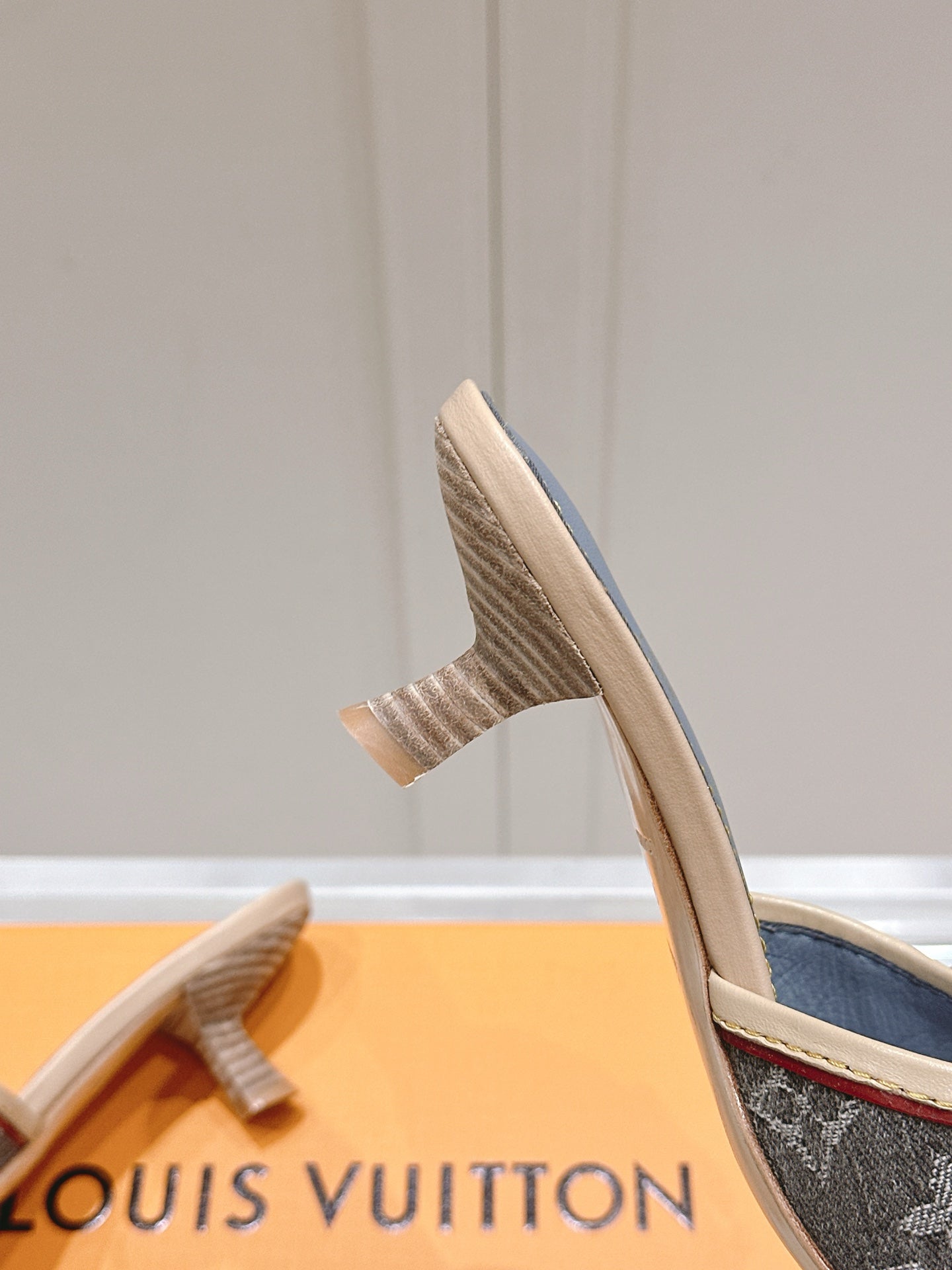 LuxluxHouse Best Quality Women Shoes Louis Vuitton