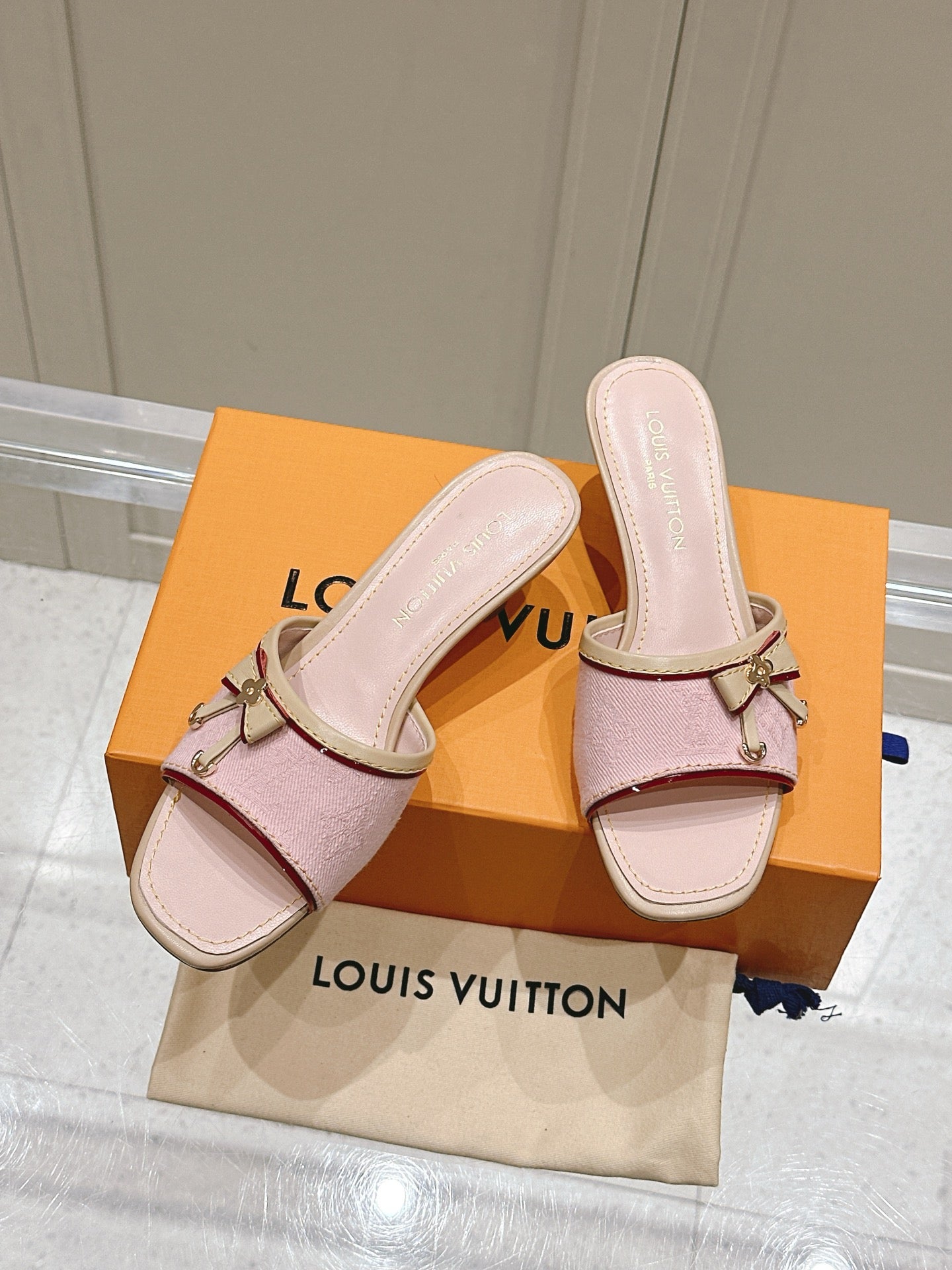 LuxluxHouse Best Quality Women Shoes Louis Vuitton