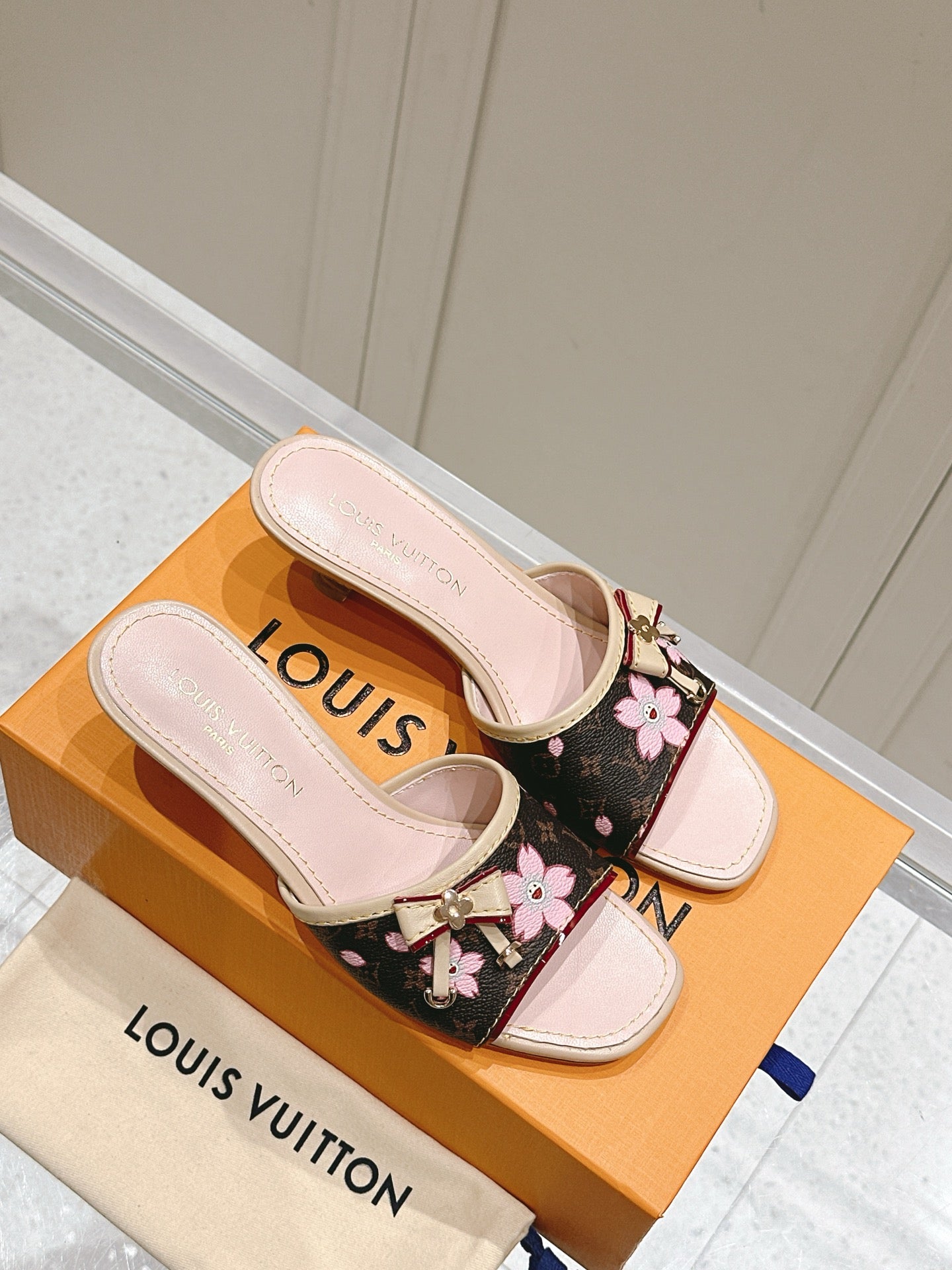 LuxluxHouse Best Quality Women Shoes Louis Vuitton